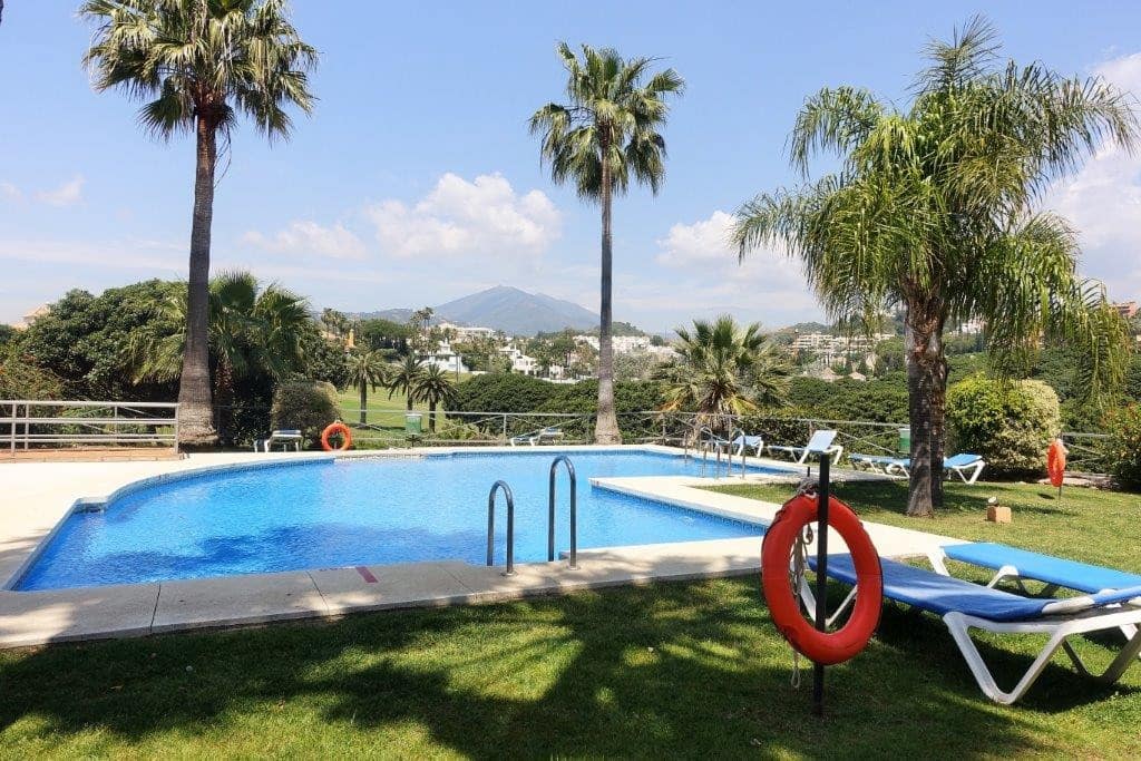 2 bedroom Apartment for rent in Nueva Andalucia, Marbella with pool