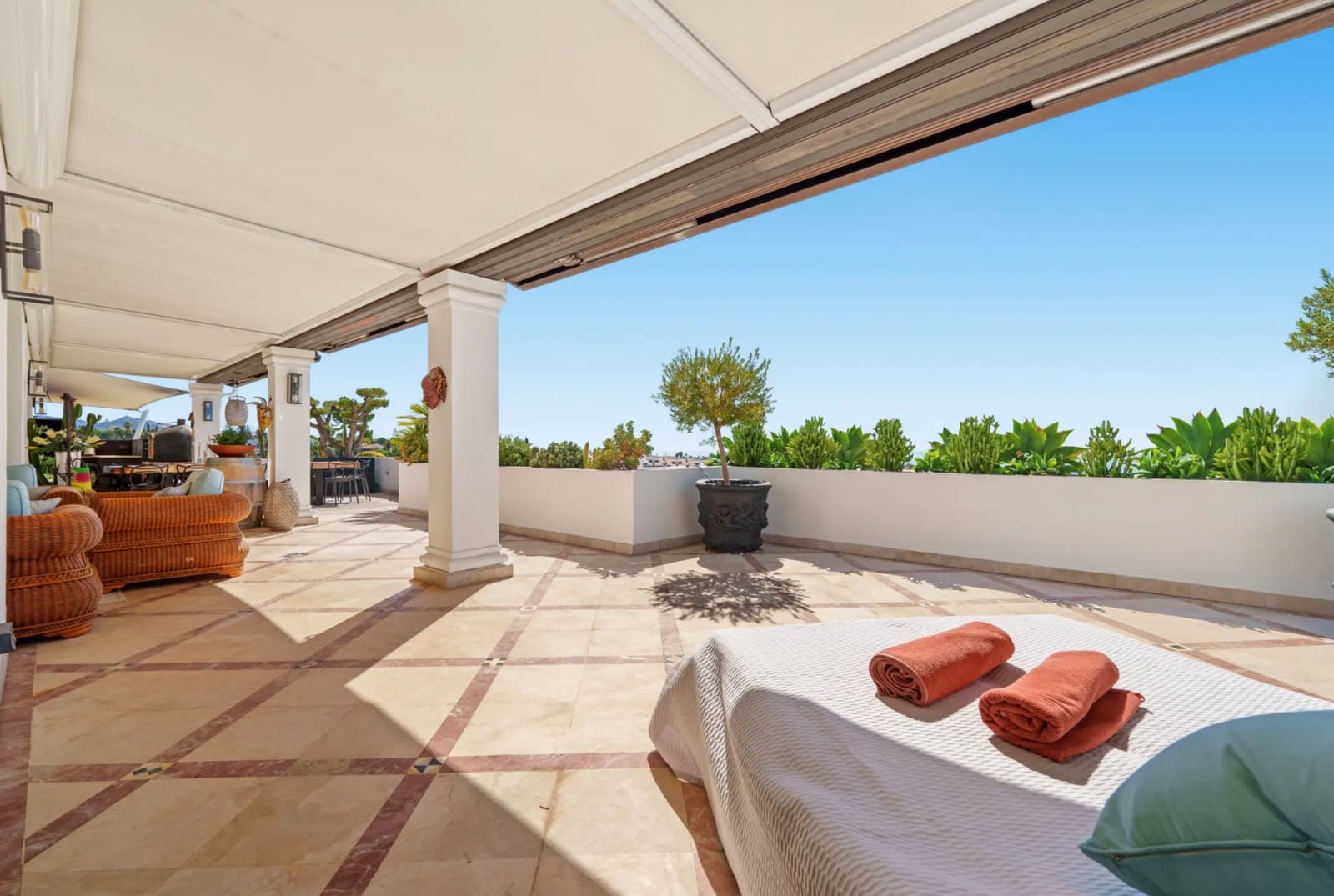 4 quarto Penthouse para venda em Marbella com piscina - 3 695 000 € (Ref: 9244312)