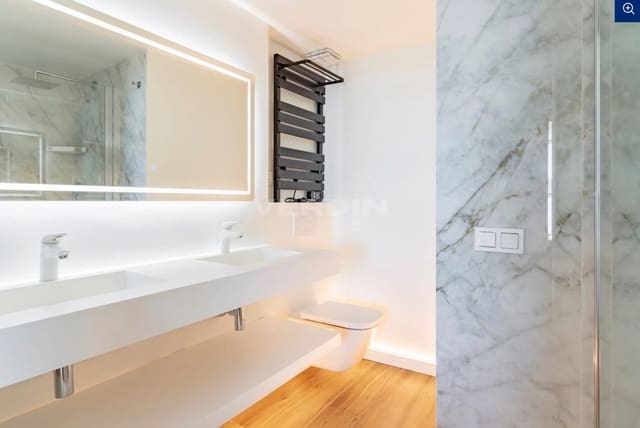 3 chambre Appartement à vendre à Marbella avec piscine garage - 949 000 € (Ref: 9244315)