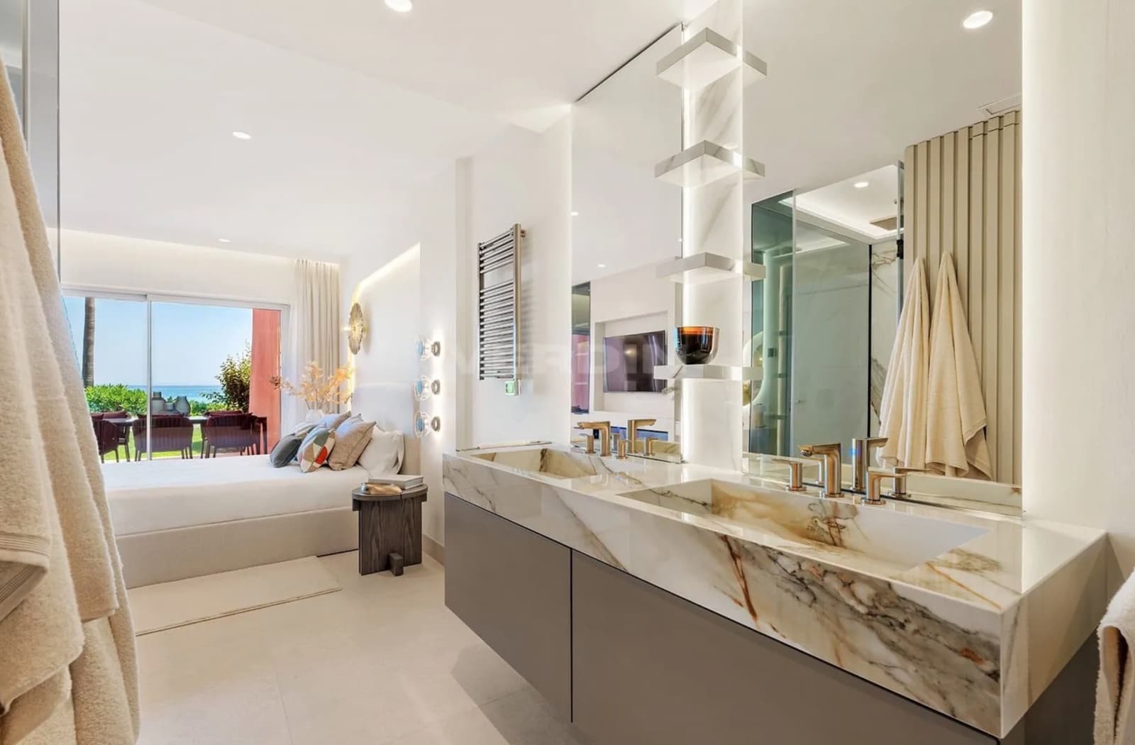 3 Zimmer Apartment zu verkaufen in Estepona mit Pool Garage - 2.350.000 € (Ref: 9244323)