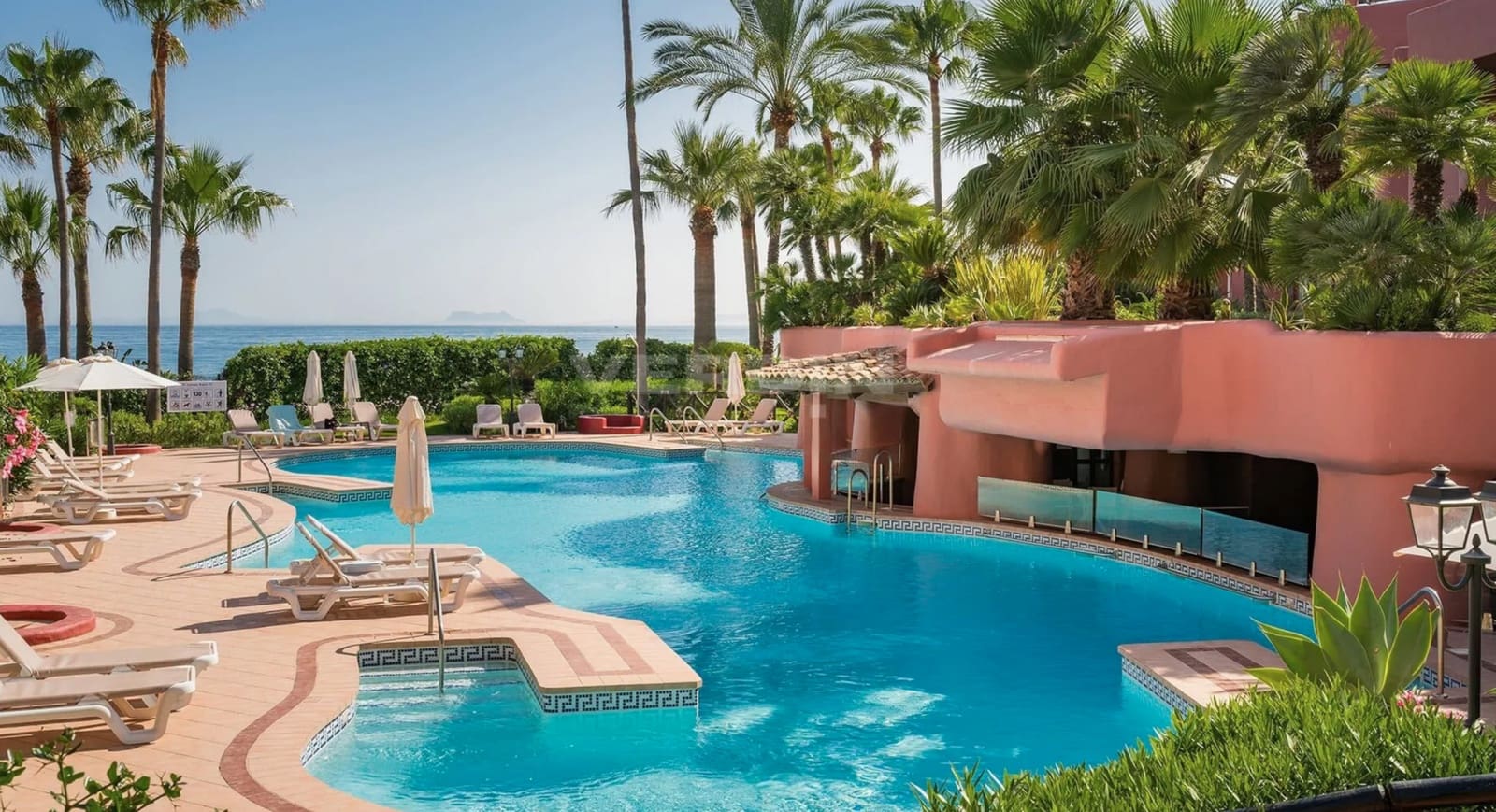 3 Zimmer Apartment zu verkaufen in Estepona mit Pool Garage - 2.350.000 € (Ref: 9244323)