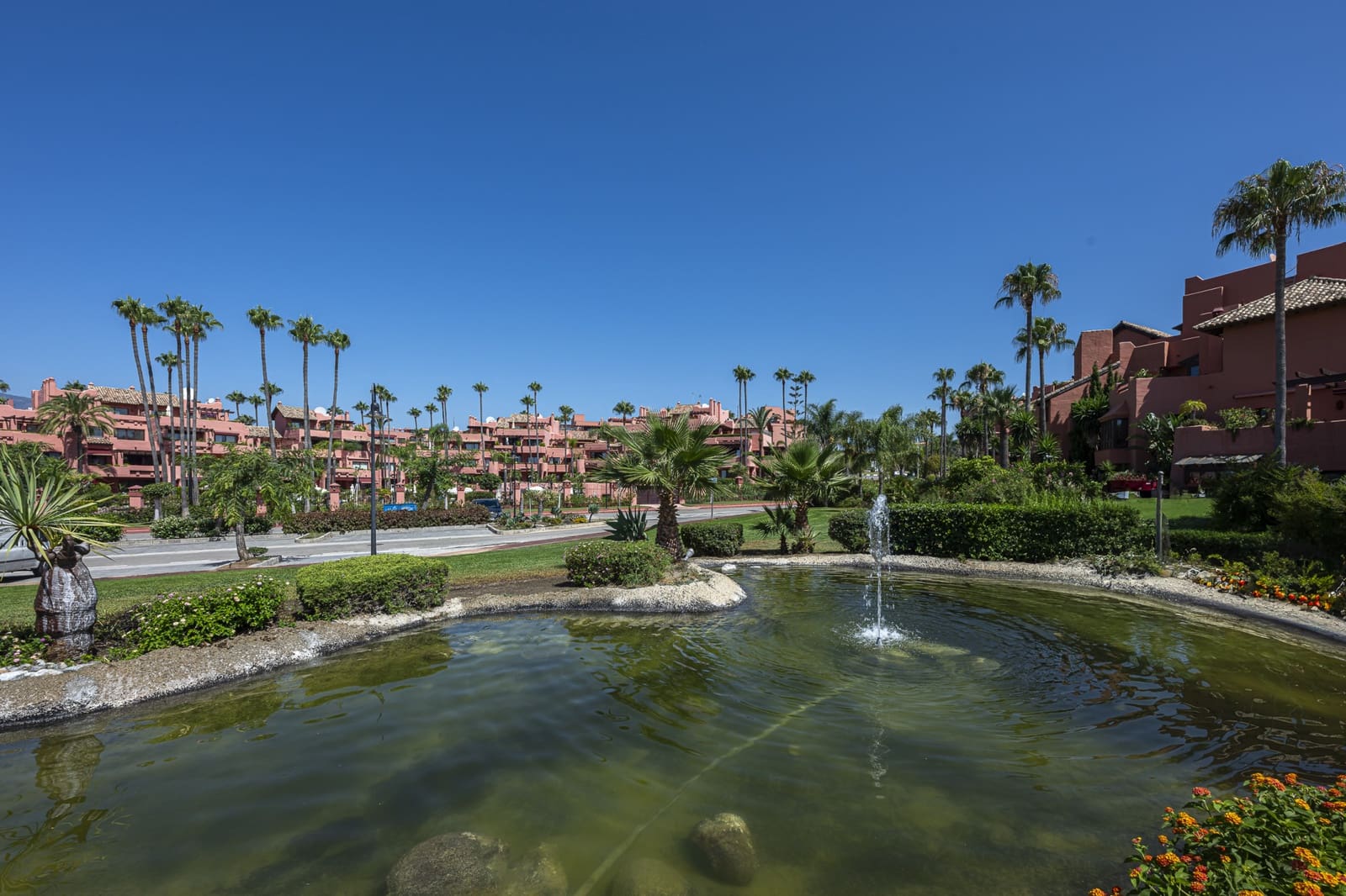 3 bedroom Apartment for sale in Estepona with pool garage - € 2,350,000 (Ref: 9244323)