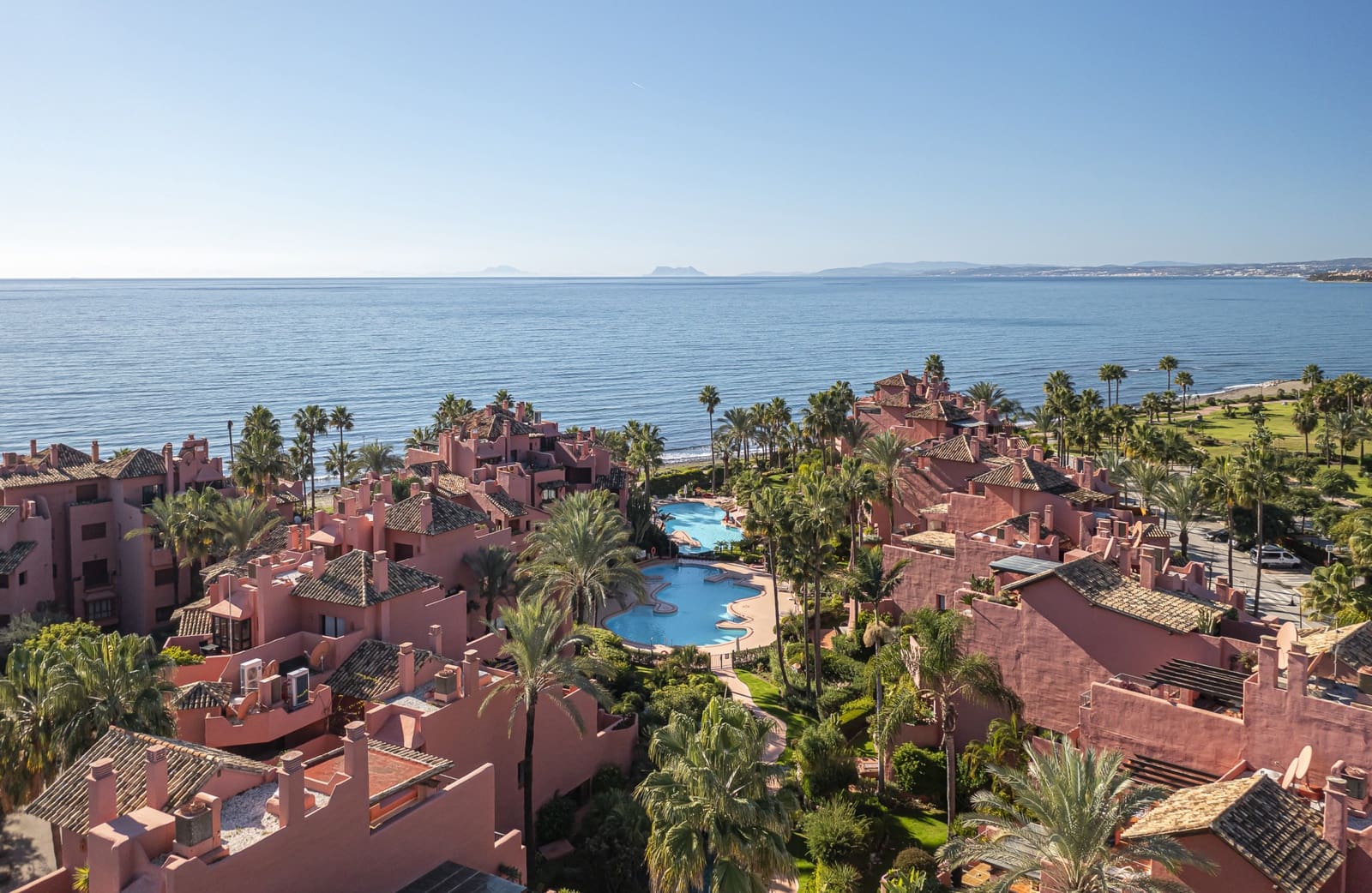 3 bedroom Apartment for sale in Estepona with pool garage - € 2,350,000 (Ref: 9244323)