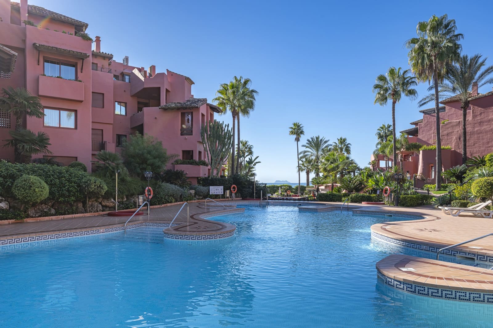 3 bedroom Apartment for sale in Estepona with pool garage - € 2,350,000 (Ref: 9244323)