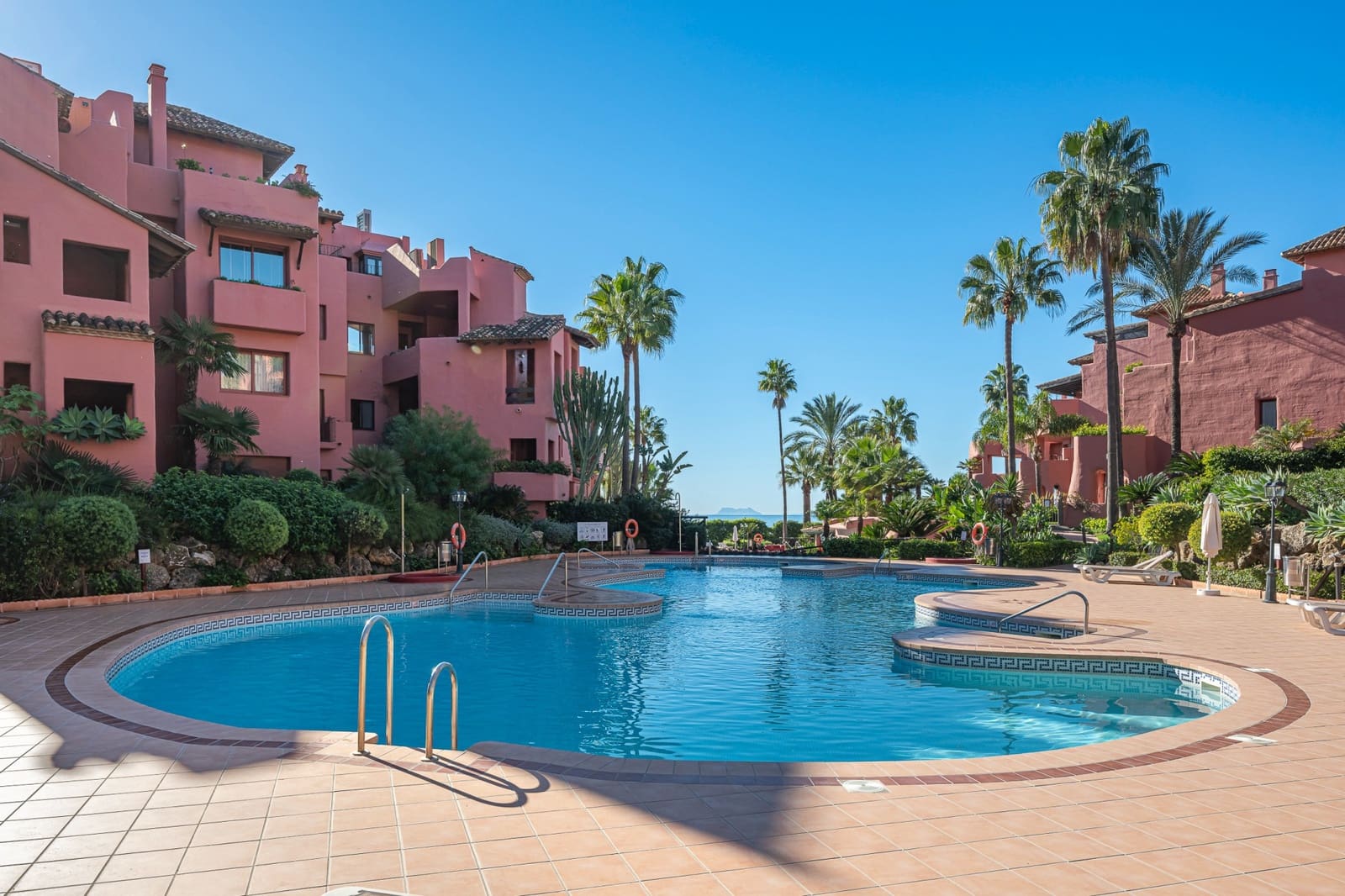 3 bedroom Apartment for sale in Estepona with pool garage - € 2,350,000 (Ref: 9244323)