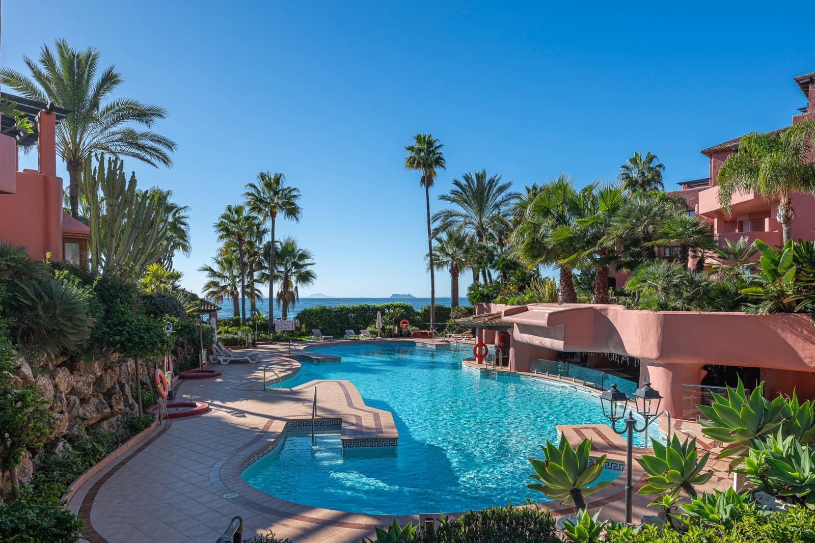 3 bedroom Apartment for sale in Estepona with pool garage - € 2,350,000 (Ref: 9244323)