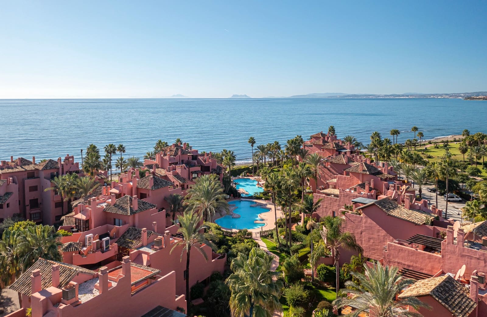 3 bedroom Apartment for sale in Estepona with pool garage - € 2,350,000 (Ref: 9244323)