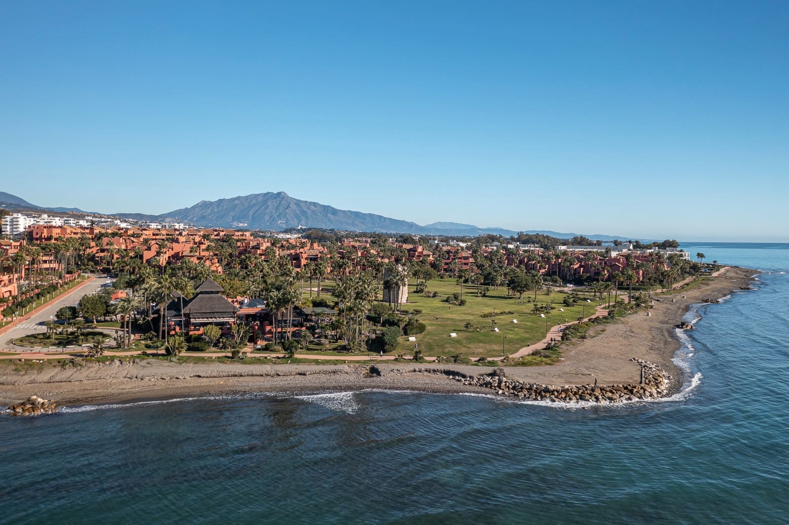 3 bedroom Apartment for sale in Estepona with pool garage - € 2,350,000 (Ref: 9244323)