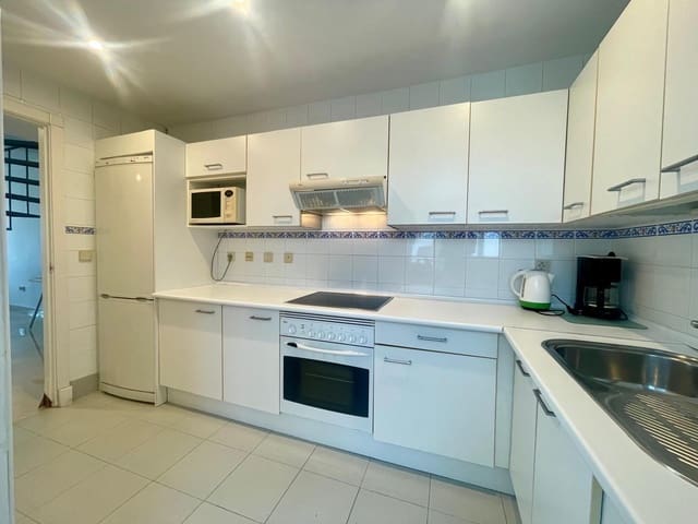 4 Zimmer Penthouse zu verkaufen in Marbella mit Pool Garage - 1.100.000 € (Ref: 9244327)