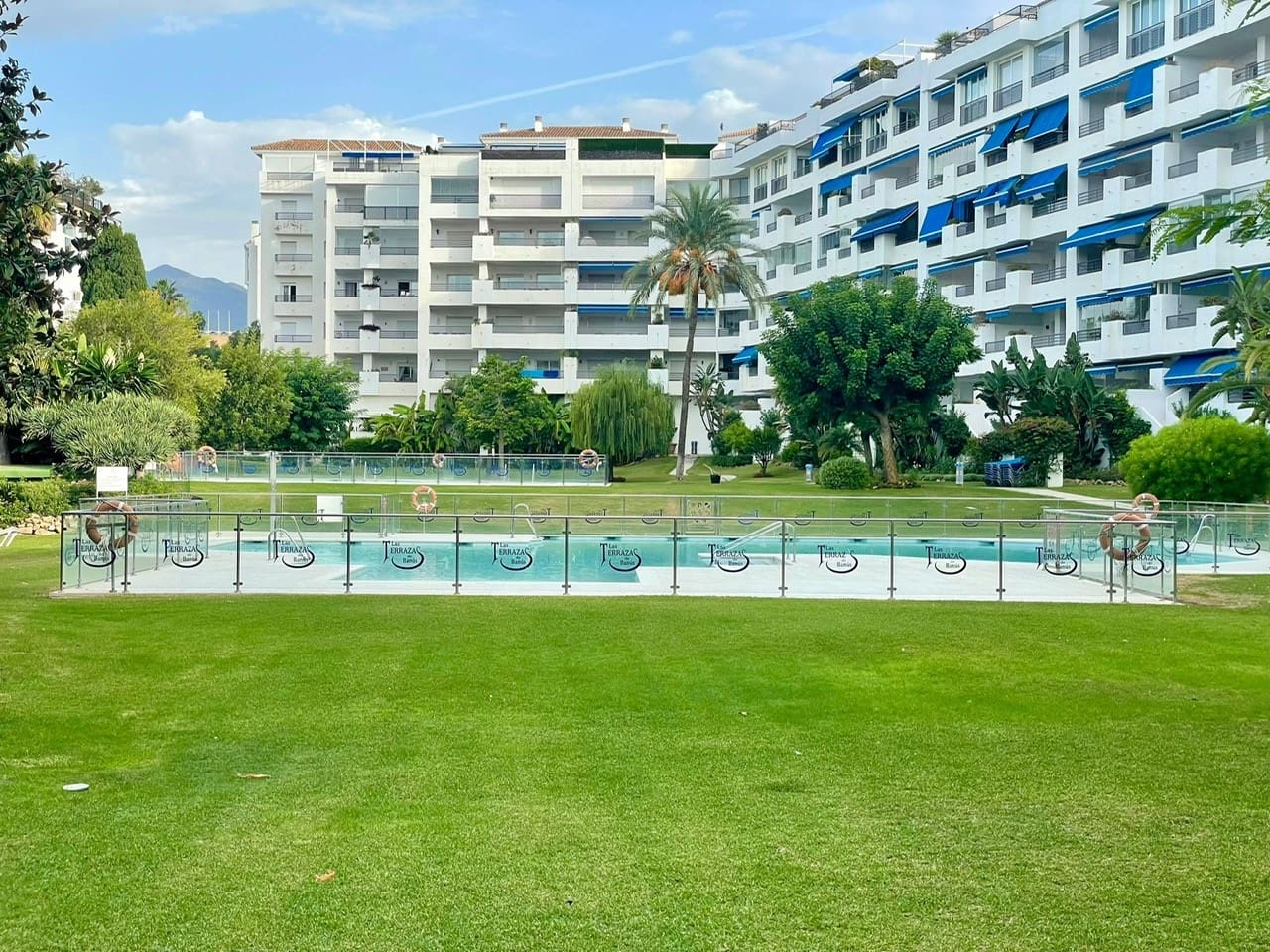 4 Zimmer Penthouse zu verkaufen in Marbella mit Pool Garage - 1.100.000 € (Ref: 9244327)