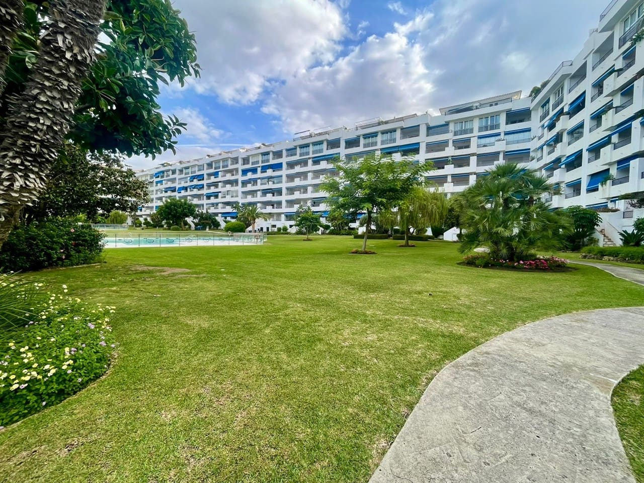 4 Zimmer Penthouse zu verkaufen in Marbella mit Pool Garage - 1.100.000 € (Ref: 9244327)