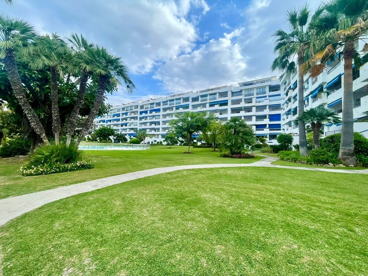 4 Zimmer Penthouse zu verkaufen in Marbella mit Pool Garage - 1.100.000 € (Ref: 9244327)