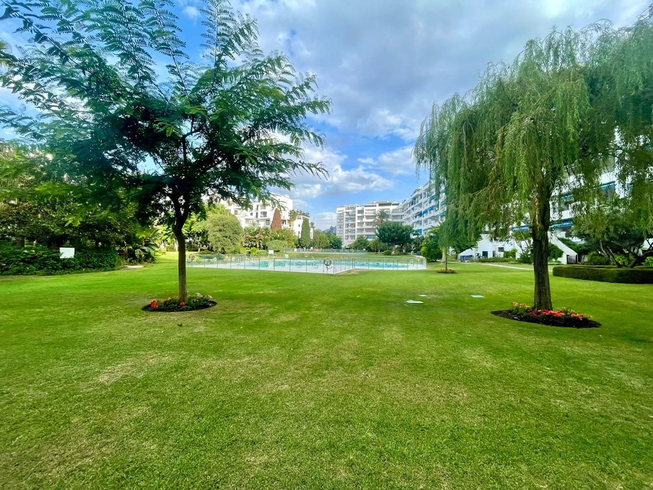 4 Zimmer Penthouse zu verkaufen in Marbella mit Pool Garage - 1.100.000 € (Ref: 9244327)