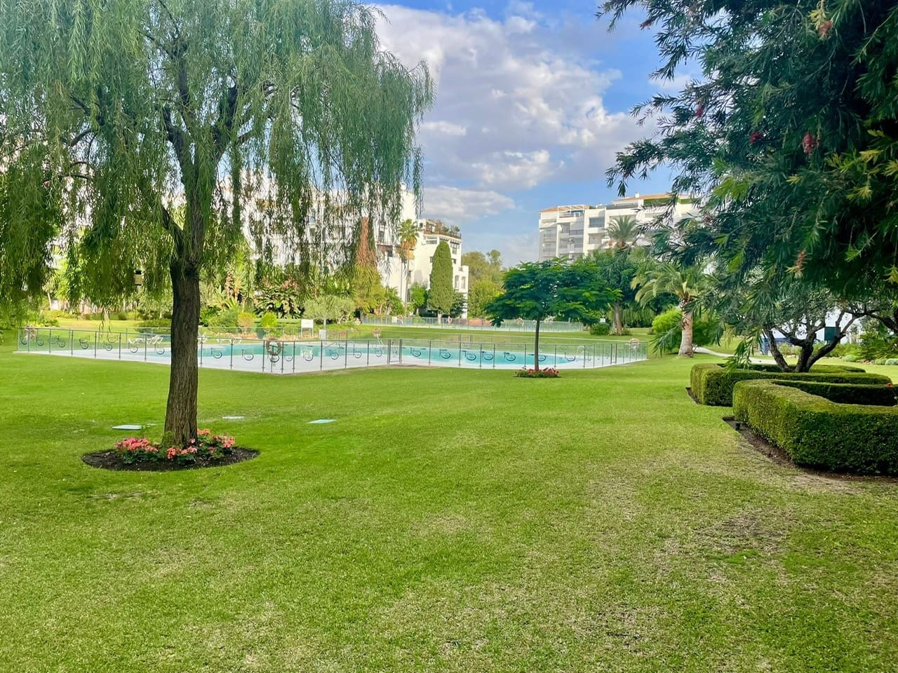 4 Zimmer Penthouse zu verkaufen in Marbella mit Pool Garage - 1.100.000 € (Ref: 9244327)