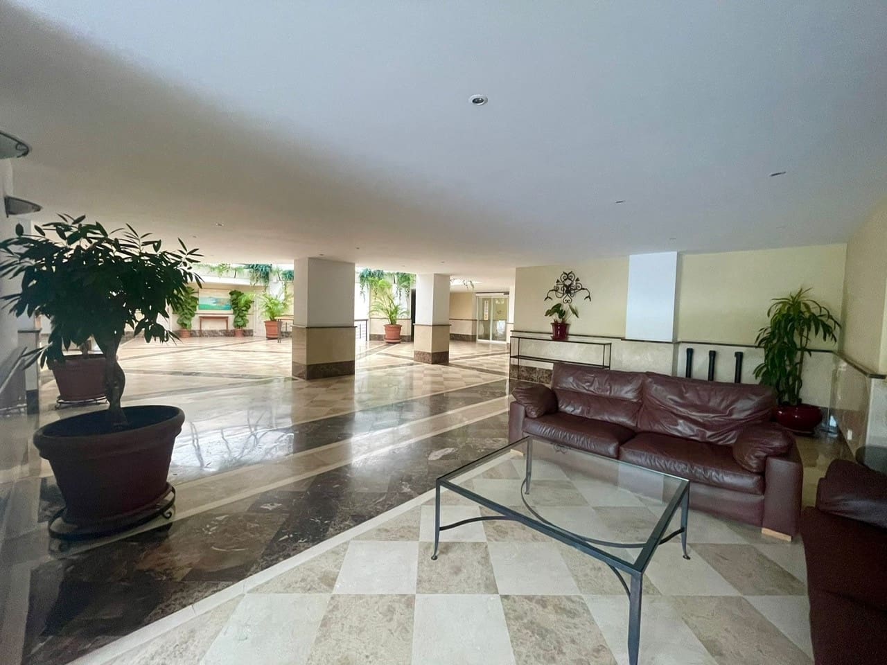 4 quarto Penthouse para venda em Marbella com piscina garagem - 1 050 000 € (Ref: 9244327)