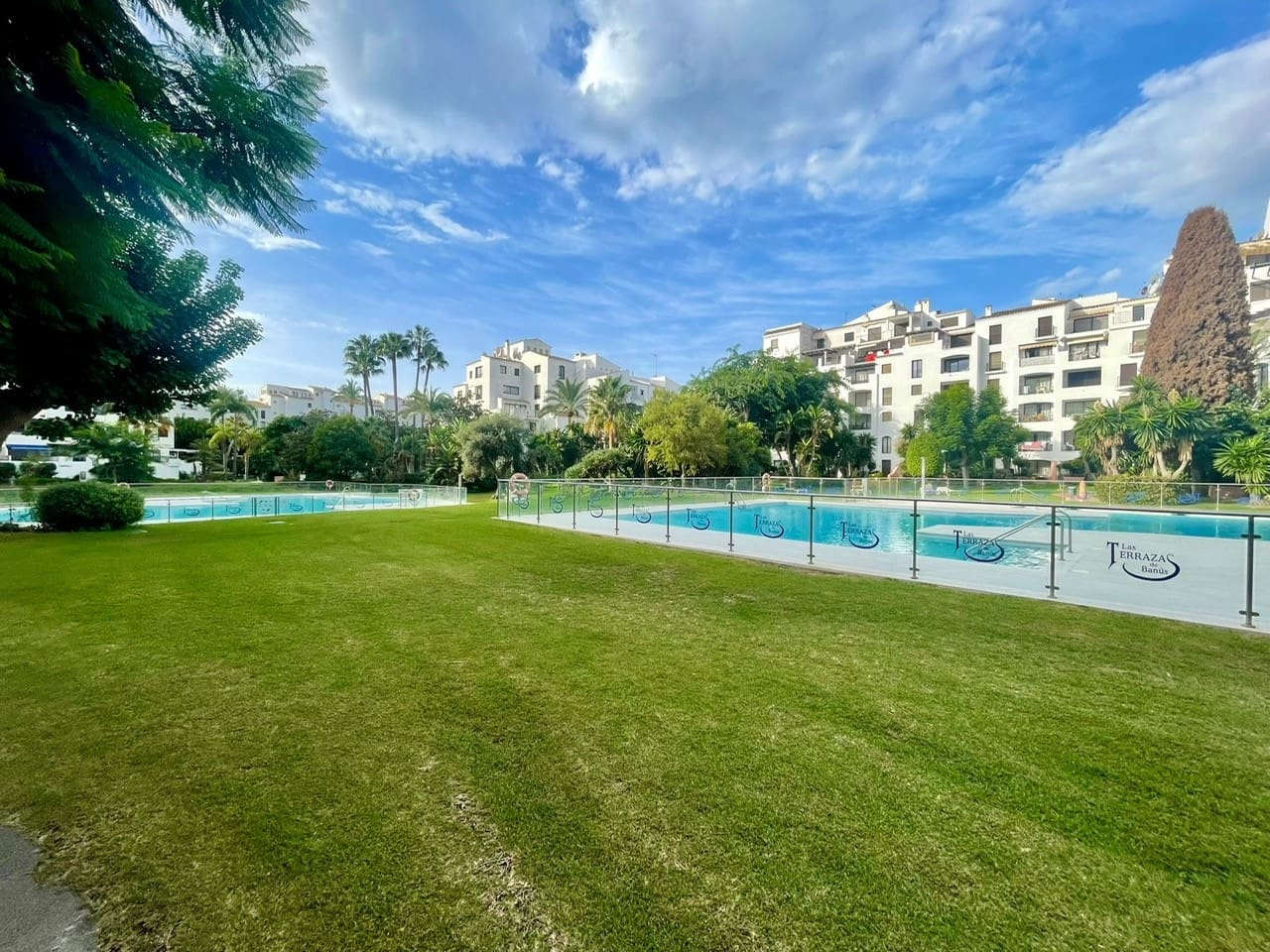 4 quarto Penthouse para venda em Marbella com piscina garagem - 1 050 000 € (Ref: 9244327)
