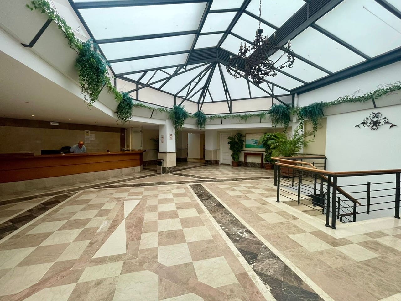 4 quarto Penthouse para venda em Marbella com piscina garagem - 1 050 000 € (Ref: 9244327)