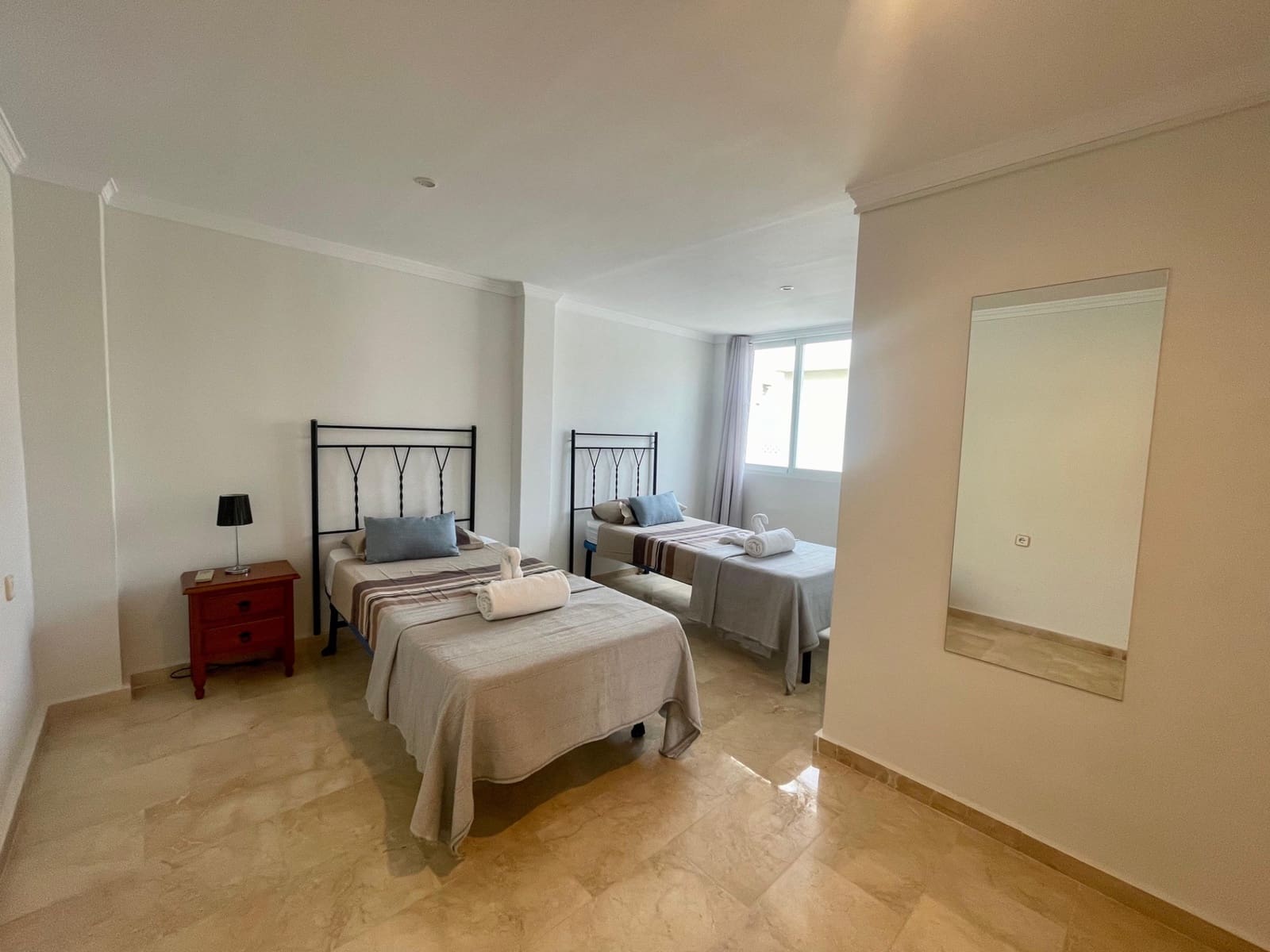 4 quarto Penthouse para venda em Marbella com piscina garagem - 1 050 000 € (Ref: 9244327)