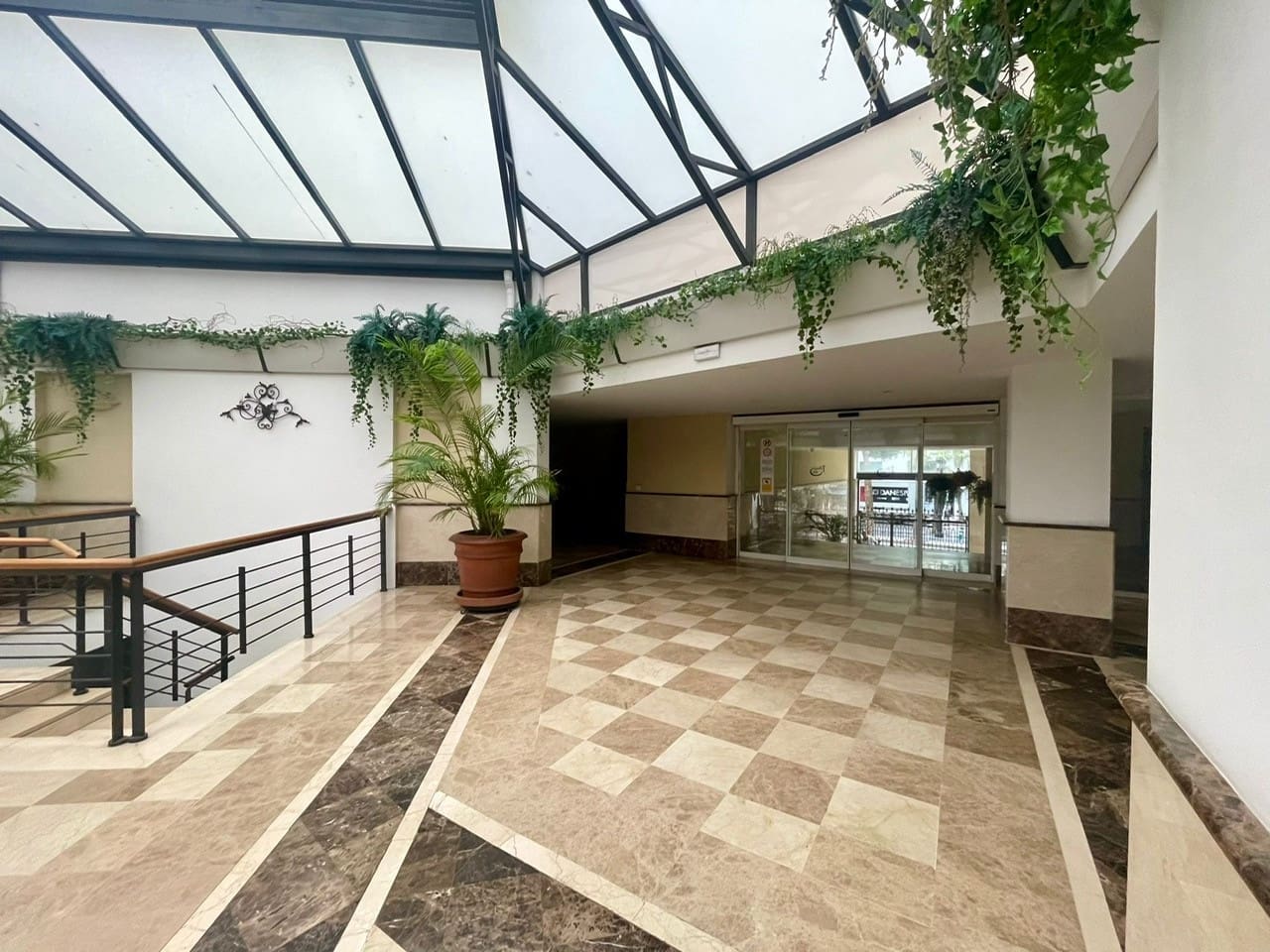 4 quarto Penthouse para venda em Marbella com piscina garagem - 1 050 000 € (Ref: 9244327)