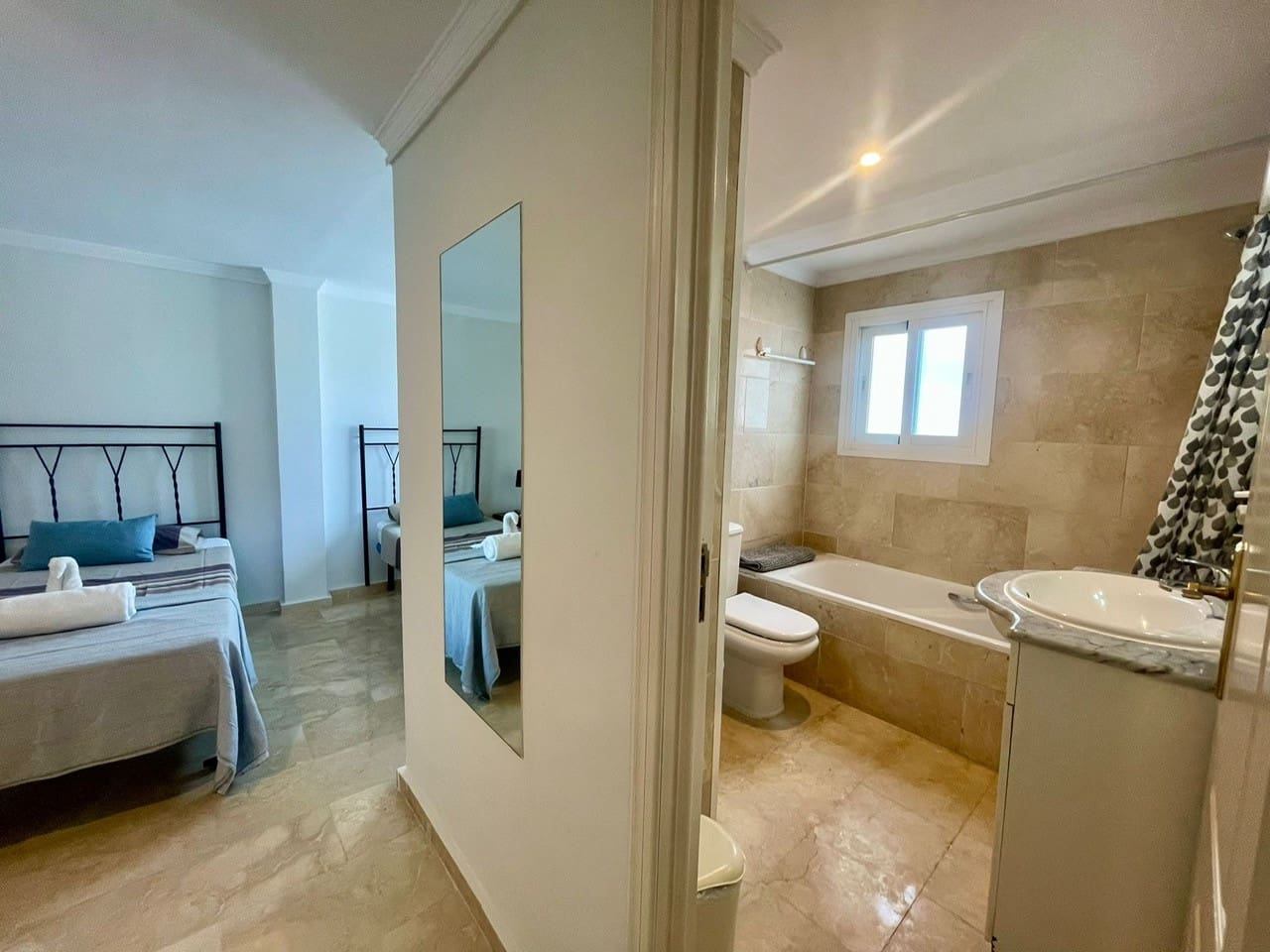 4 quarto Penthouse para venda em Marbella com piscina garagem - 1 050 000 € (Ref: 9244327)