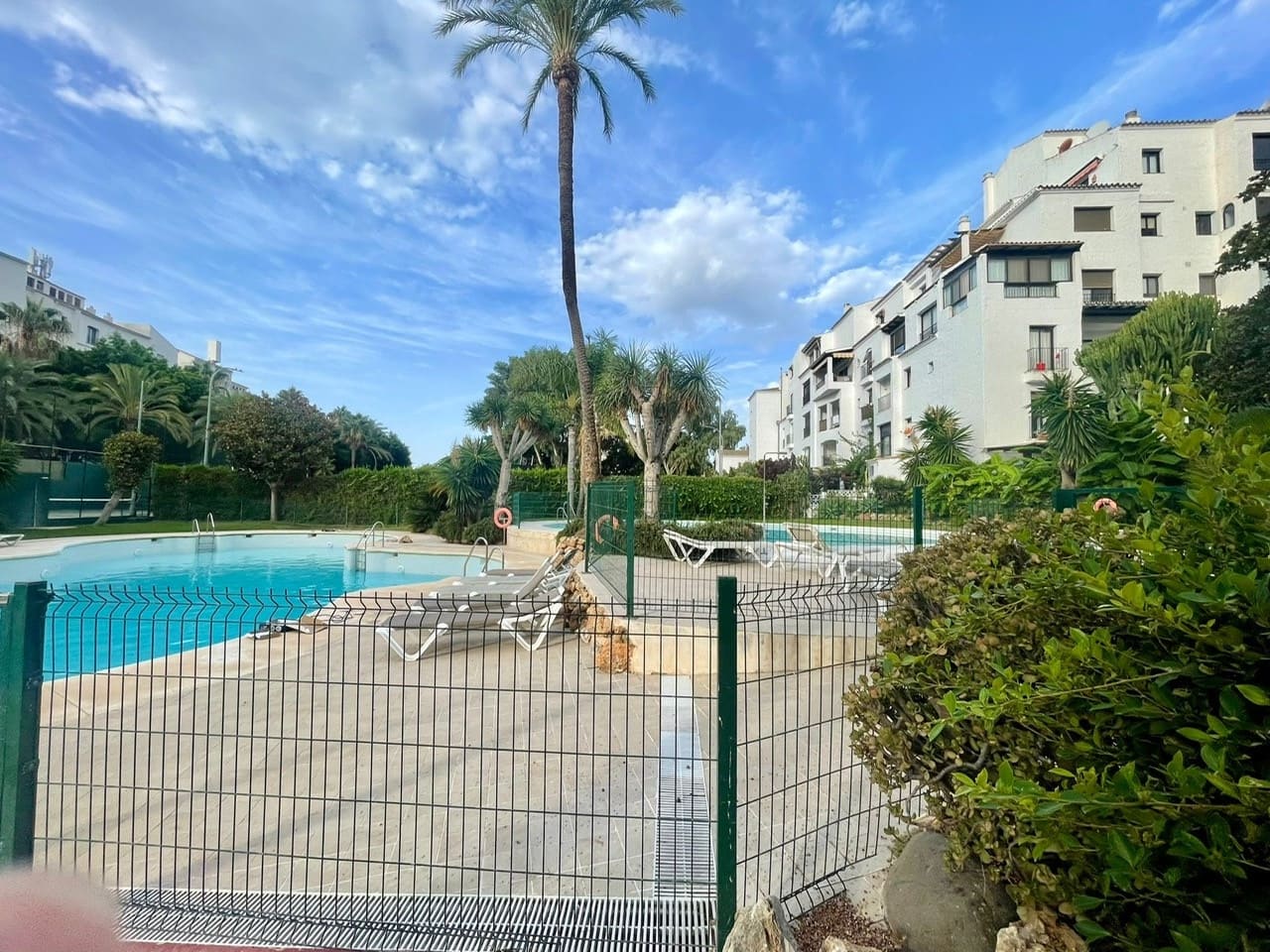 4 quarto Penthouse para venda em Marbella com piscina garagem - 1 050 000 € (Ref: 9244327)