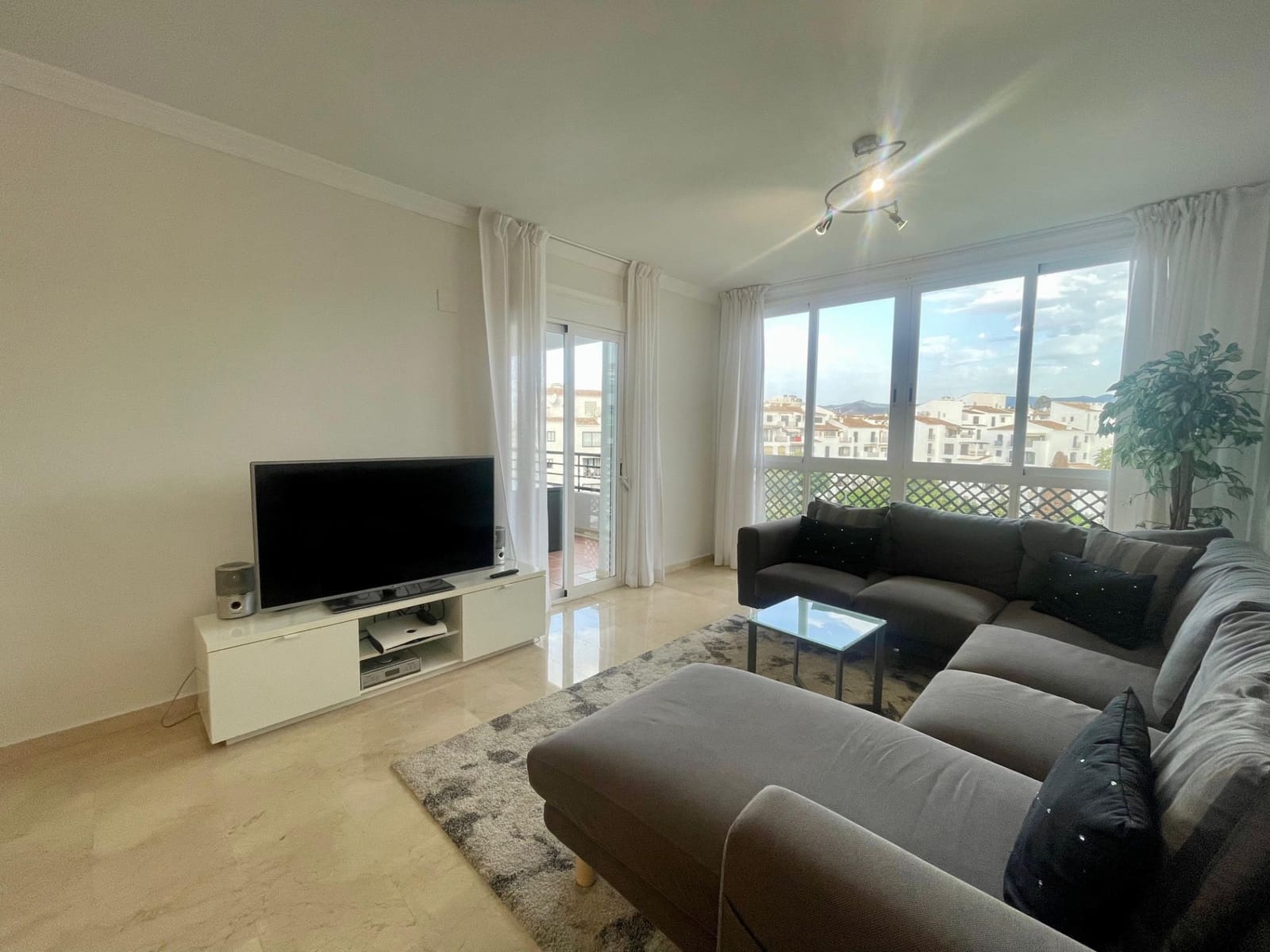 4 quarto Penthouse para venda em Marbella com piscina garagem - 1 050 000 € (Ref: 9244327)