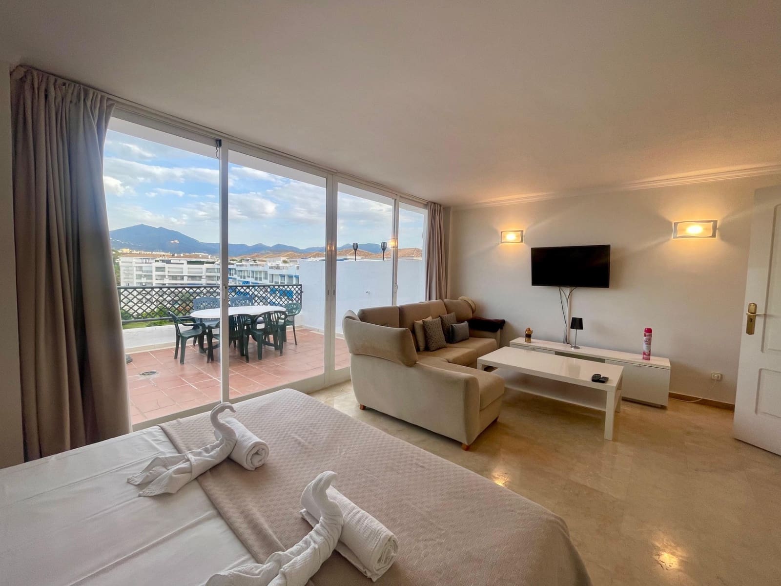 4 quarto Penthouse para venda em Marbella com piscina garagem - 1 050 000 € (Ref: 9244327)