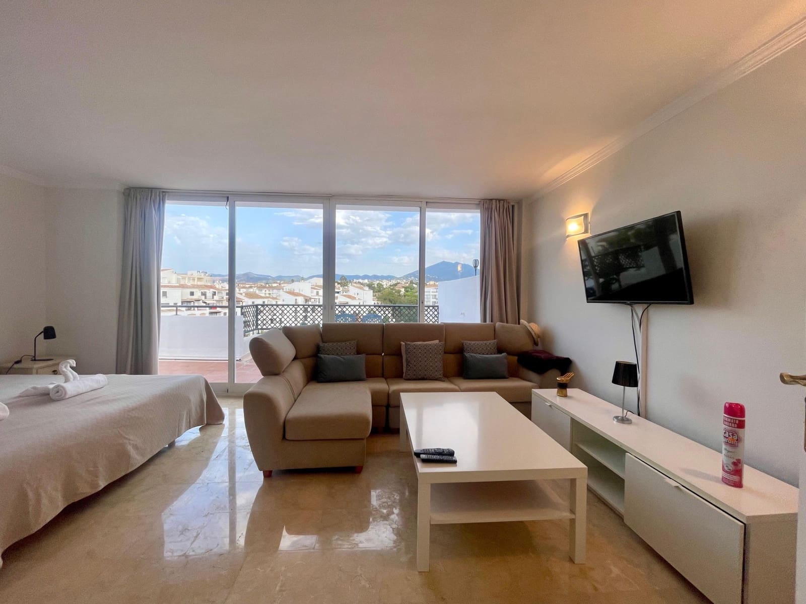 4 quarto Penthouse para venda em Marbella com piscina garagem - 1 050 000 € (Ref: 9244327)