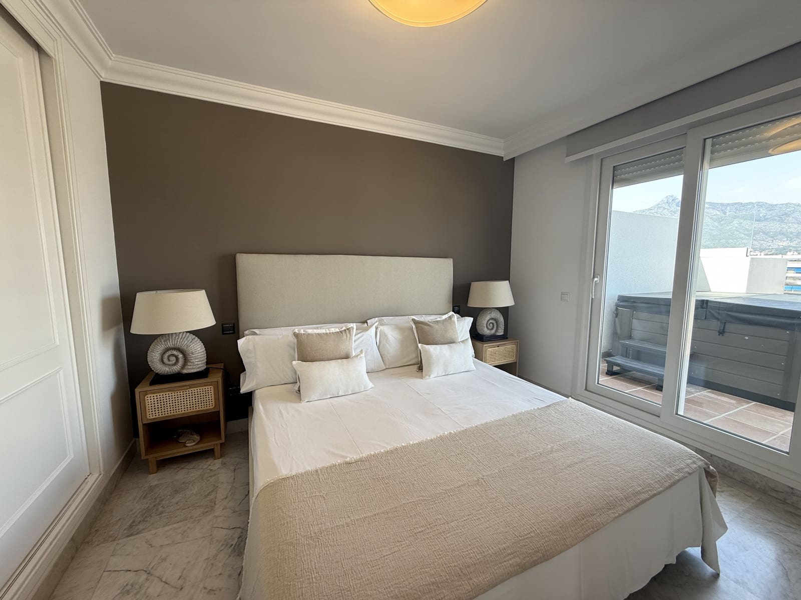 3 Zimmer Penthouse zu verkaufen in Marbella mit Pool Garage - 2.300.000 € (Ref: 9244333)