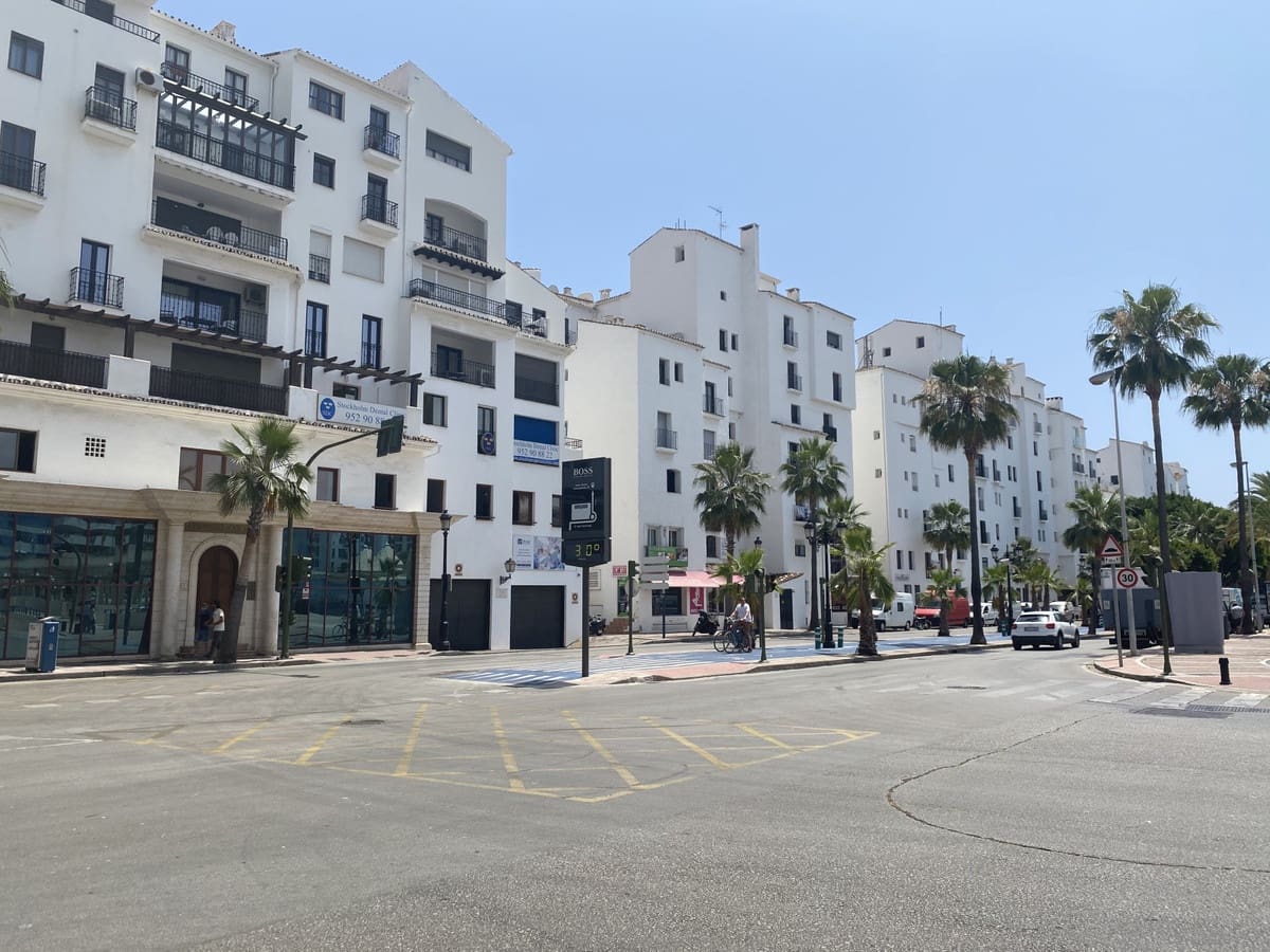 2 bedroom Apartment for sale in Puerto Banus - € 505,000 (Ref: 9244334)