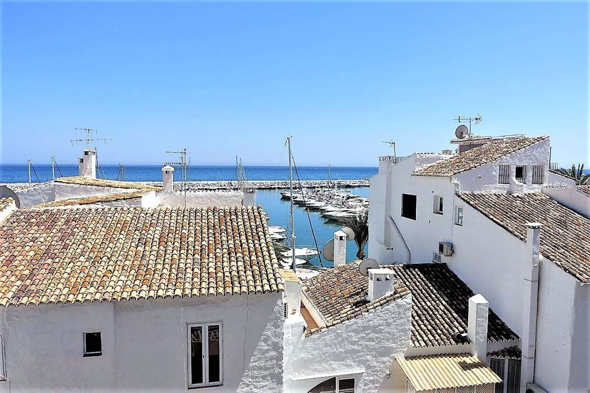 2 bedroom Apartment for sale in Puerto Banus - € 505,000 (Ref: 9244334)