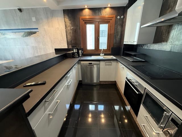 2 soveværelse Lejlighed til salg i Puerto Banus, Marbella - € 505.000 (Ref: 9244334)