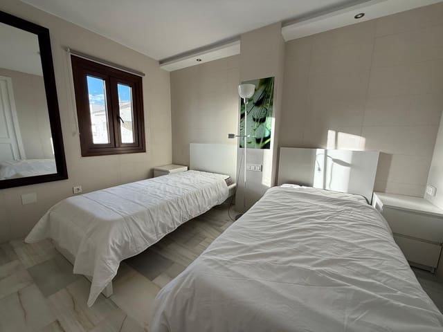 2 soveværelse Lejlighed til salg i Puerto Banus, Marbella - € 505.000 (Ref: 9244334)
