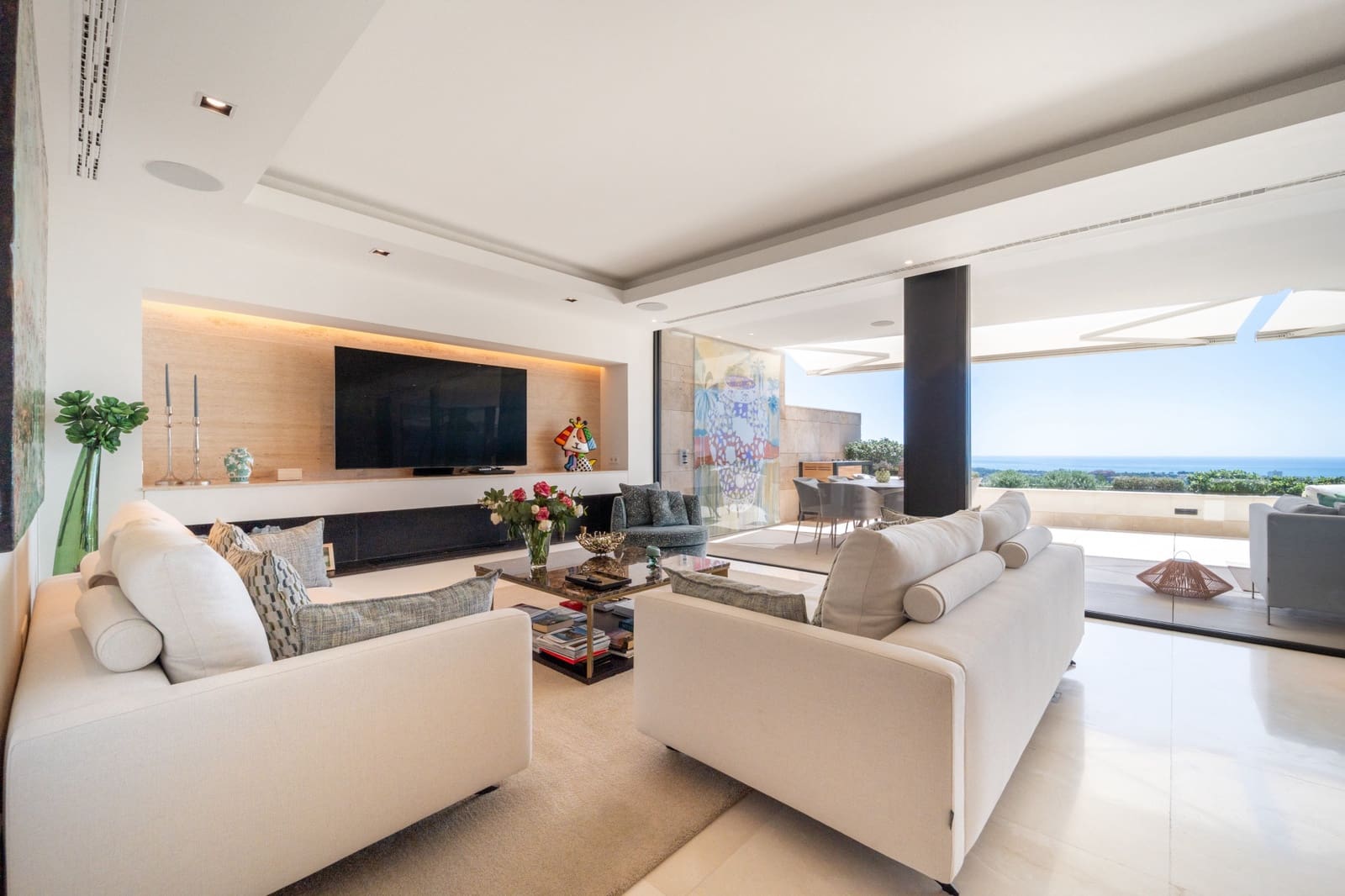 3 bedroom Apartment for sale in La Quinta with pool garage - € 2,150,000 (Ref: 9244336)