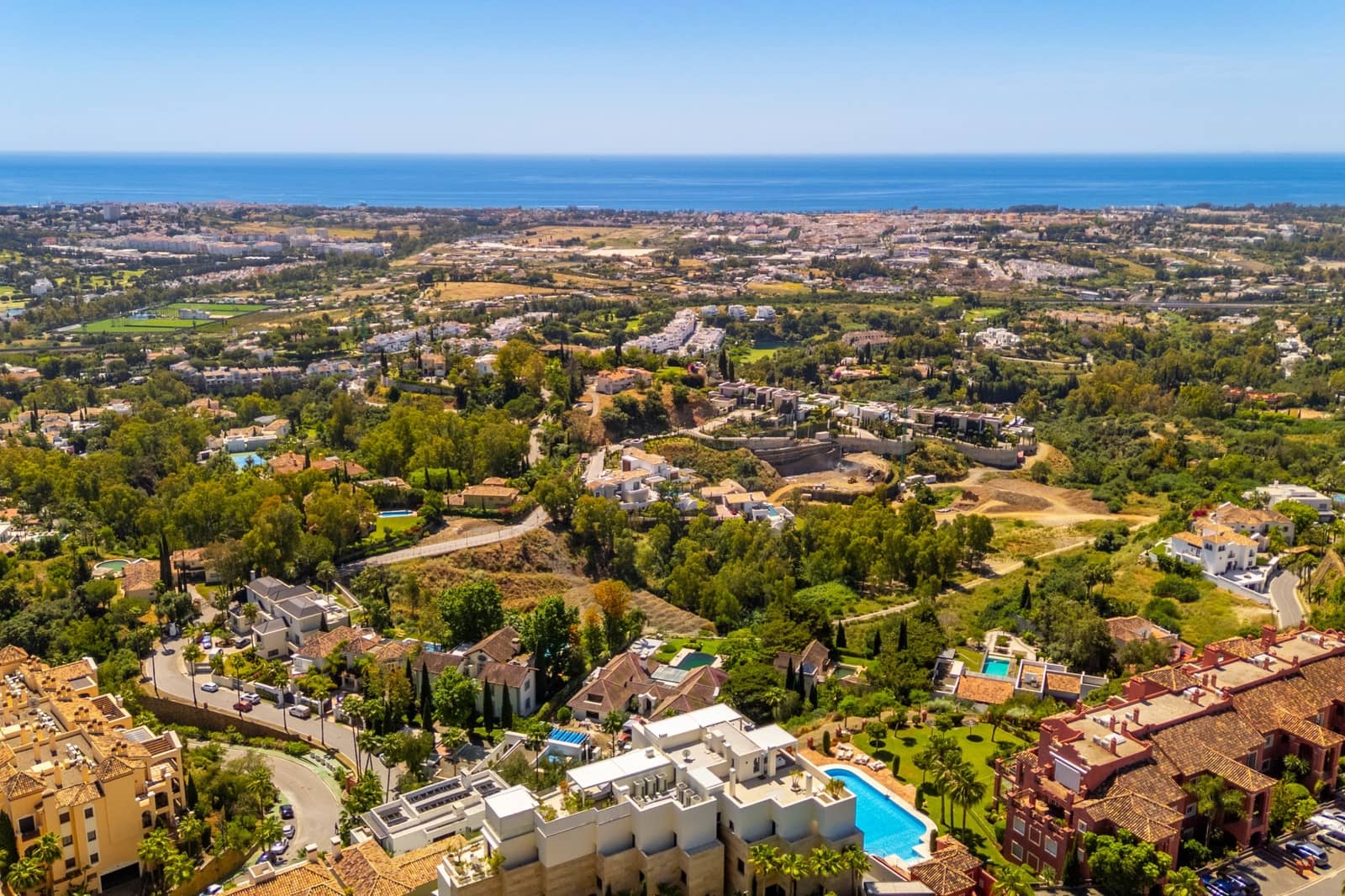 3 bedroom Apartment for sale in La Quinta with pool garage - € 2,150,000 (Ref: 9244336)
