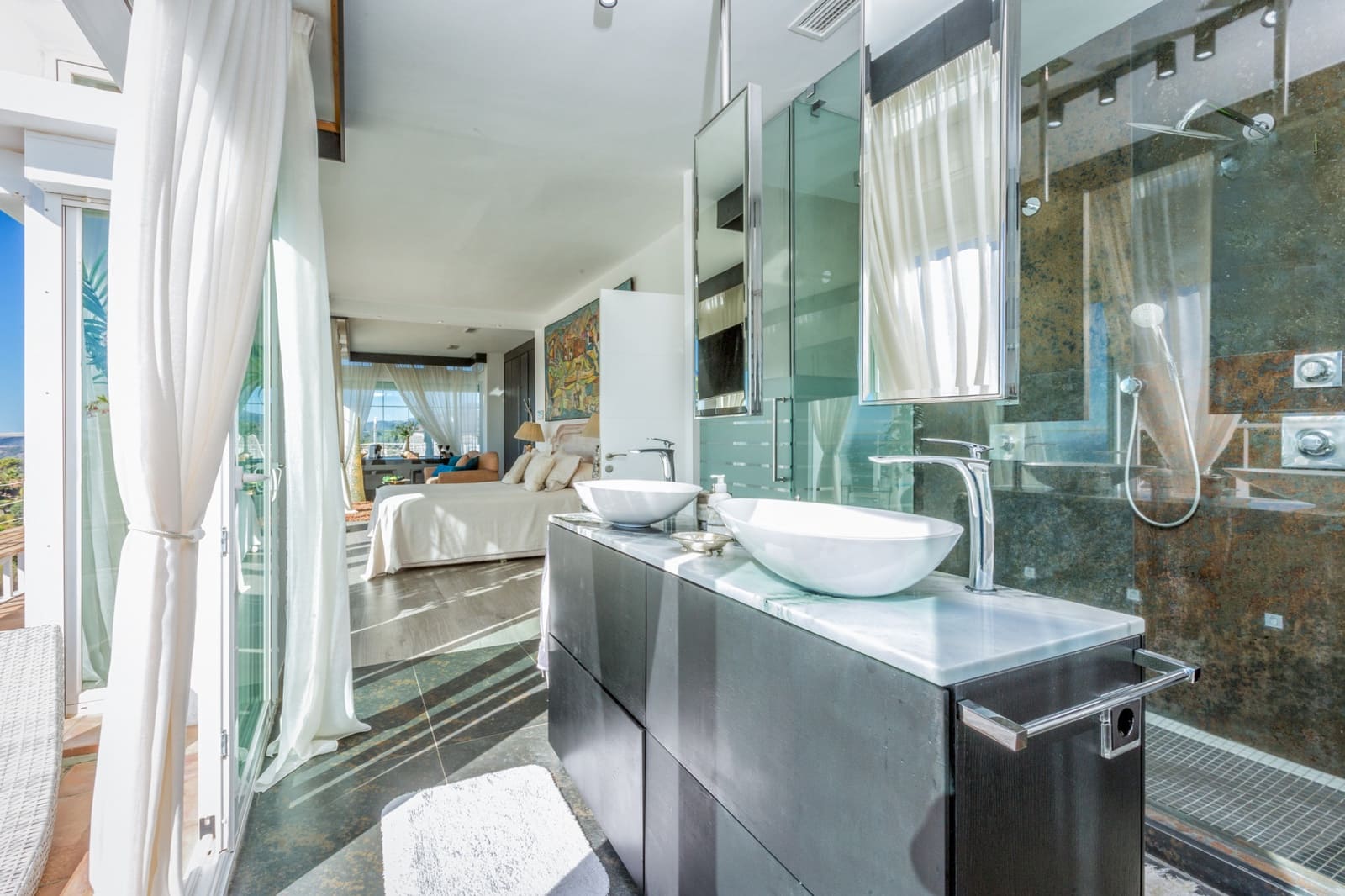7 bedroom Villa for sale in Estepona with pool garage - € 3,600,000 (Ref: 9244339)