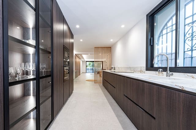 3 Zimmer Apartment zu verkaufen in San Pedro de Alcantara, Marbella mit Pool Garage - 790.000 € (Ref: 9244340)