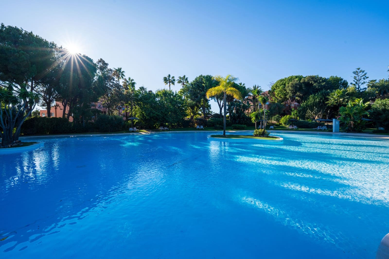 3 bedroom Apartment for sale in San Pedro de Alcantara with pool garage - € 790,000 (Ref: 9244340)