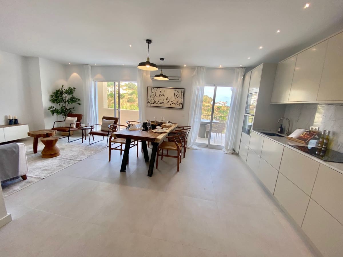 4 soveværelse Penthouse til salg i La Quinta med swimmingpool garage - € 800.000 (Ref: 9244341)