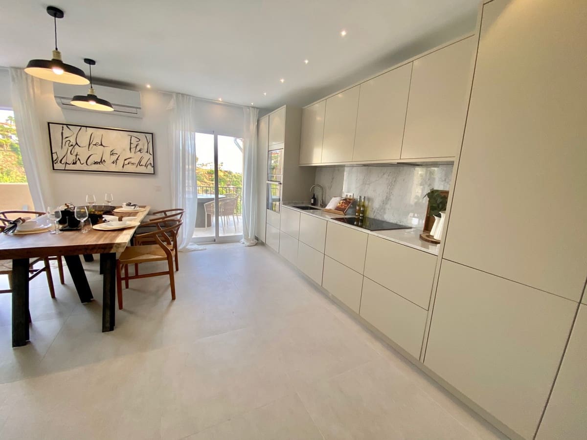 4 bedroom Penthouse for sale in La Quinta with pool garage - € 800,000 (Ref: 9244341)