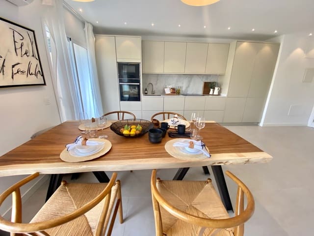 4 chambre Penthouse à vendre à La Quinta, Benahavís avec piscine garage - 800 000 € (Ref: 9244341)