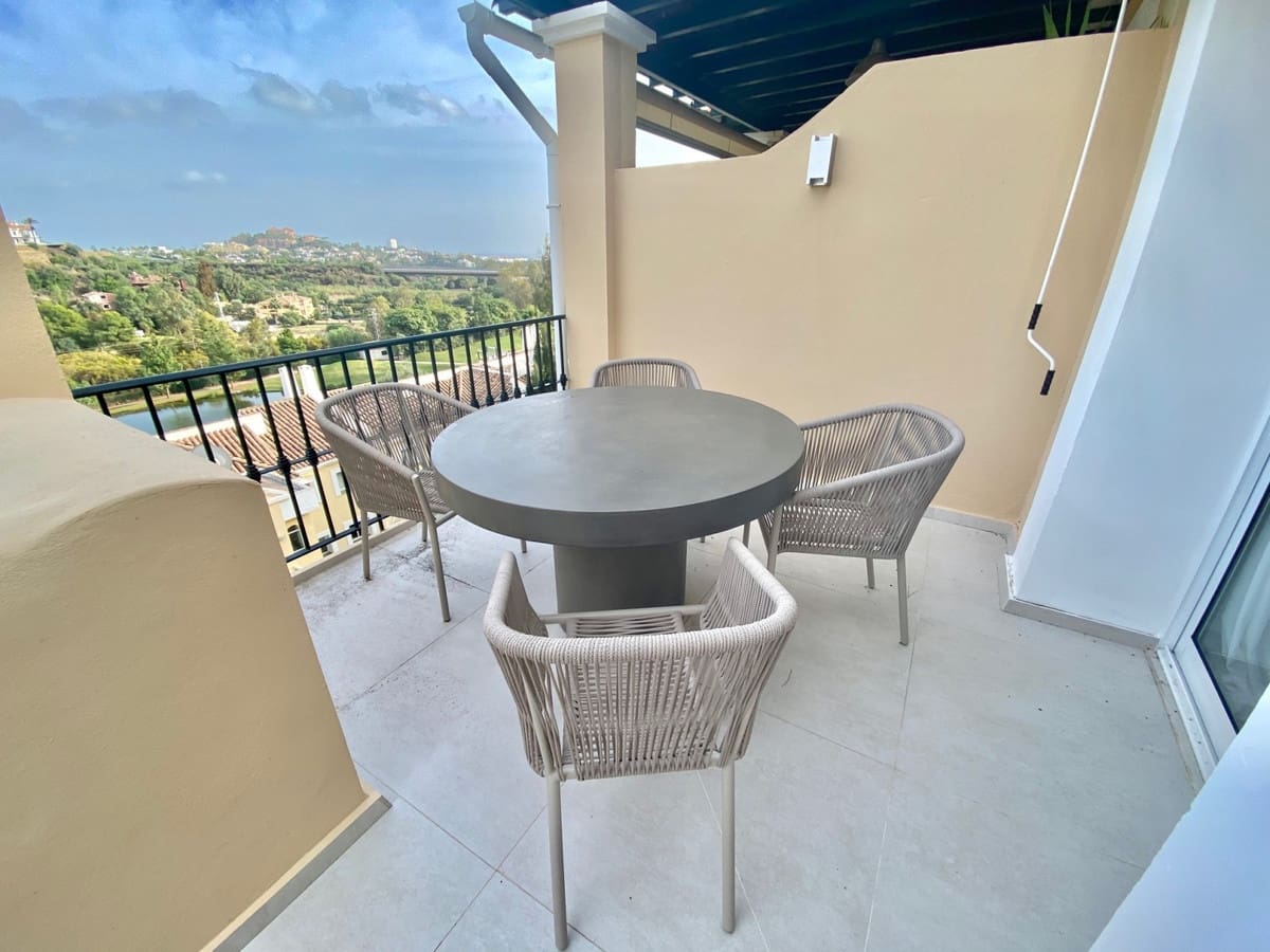 4 bedroom Penthouse for sale in La Quinta with pool garage - € 800,000 (Ref: 9244341)