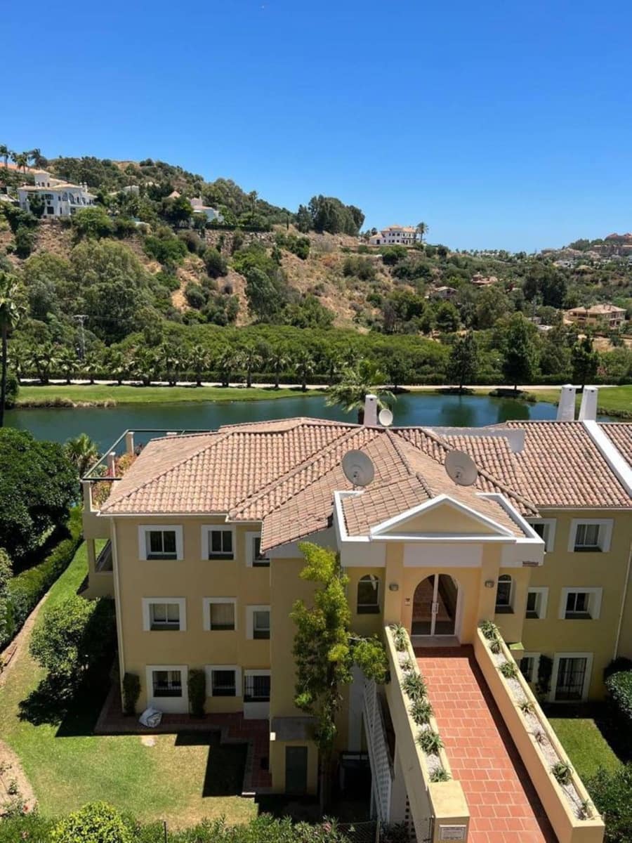 4 bedroom Penthouse for sale in La Quinta with pool garage - € 800,000 (Ref: 9244341)