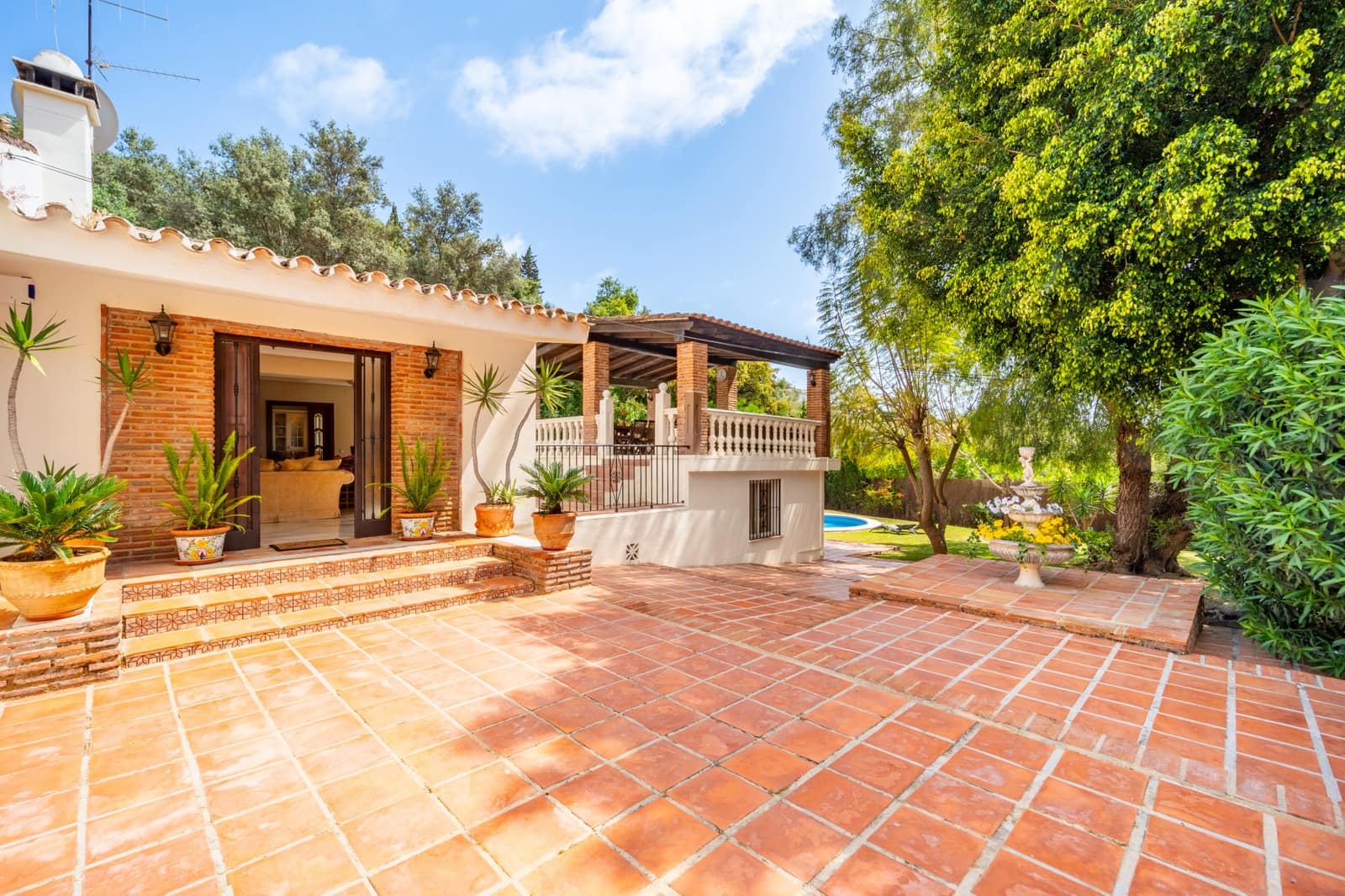 4 soverom Villa til salgs i Marbella med svømmebasseng garasje - € 1 350 000 (Ref: 9244342)