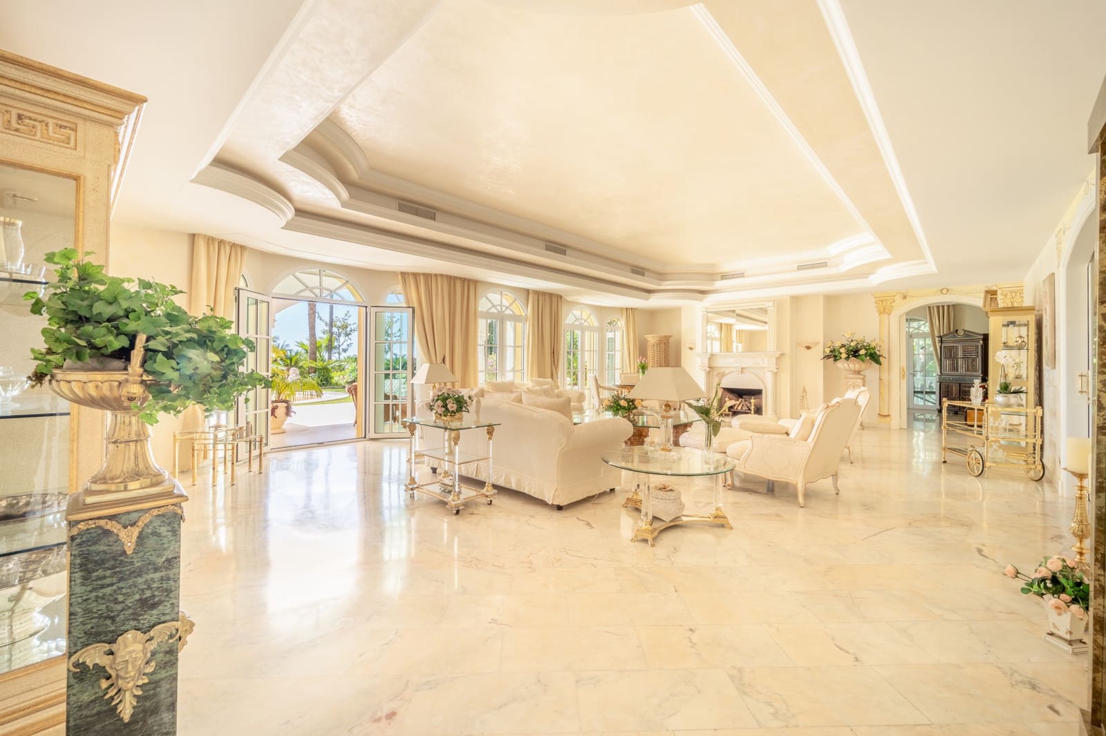 14 Zimmer Villa zu verkaufen in Marbella mit Pool Garage - 19.850.000 € (Ref: 9244343)