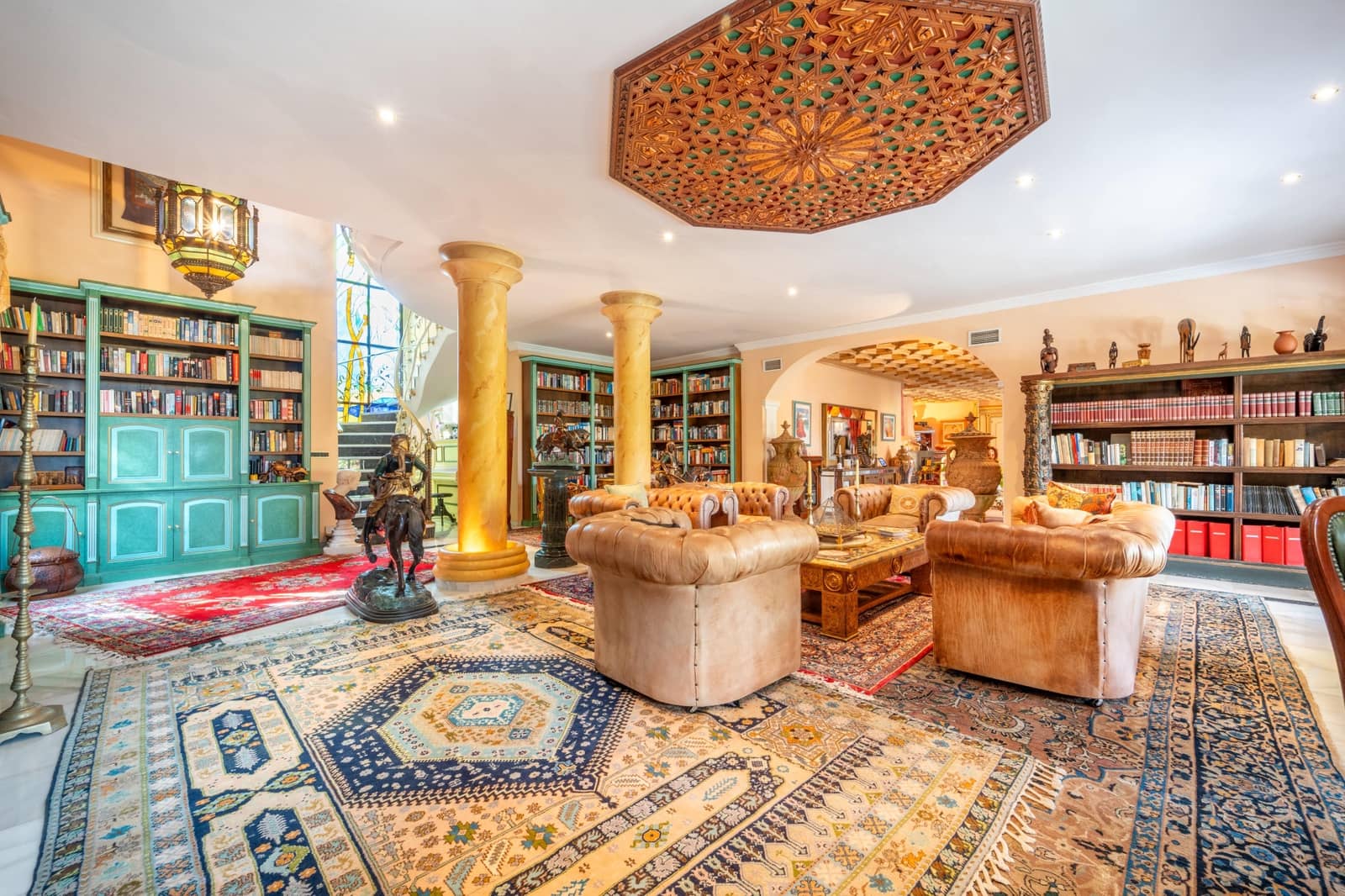 9 bedroom Villa for sale in New Golden Mile with pool garage - € 15,000,000 (Ref: 9244344)