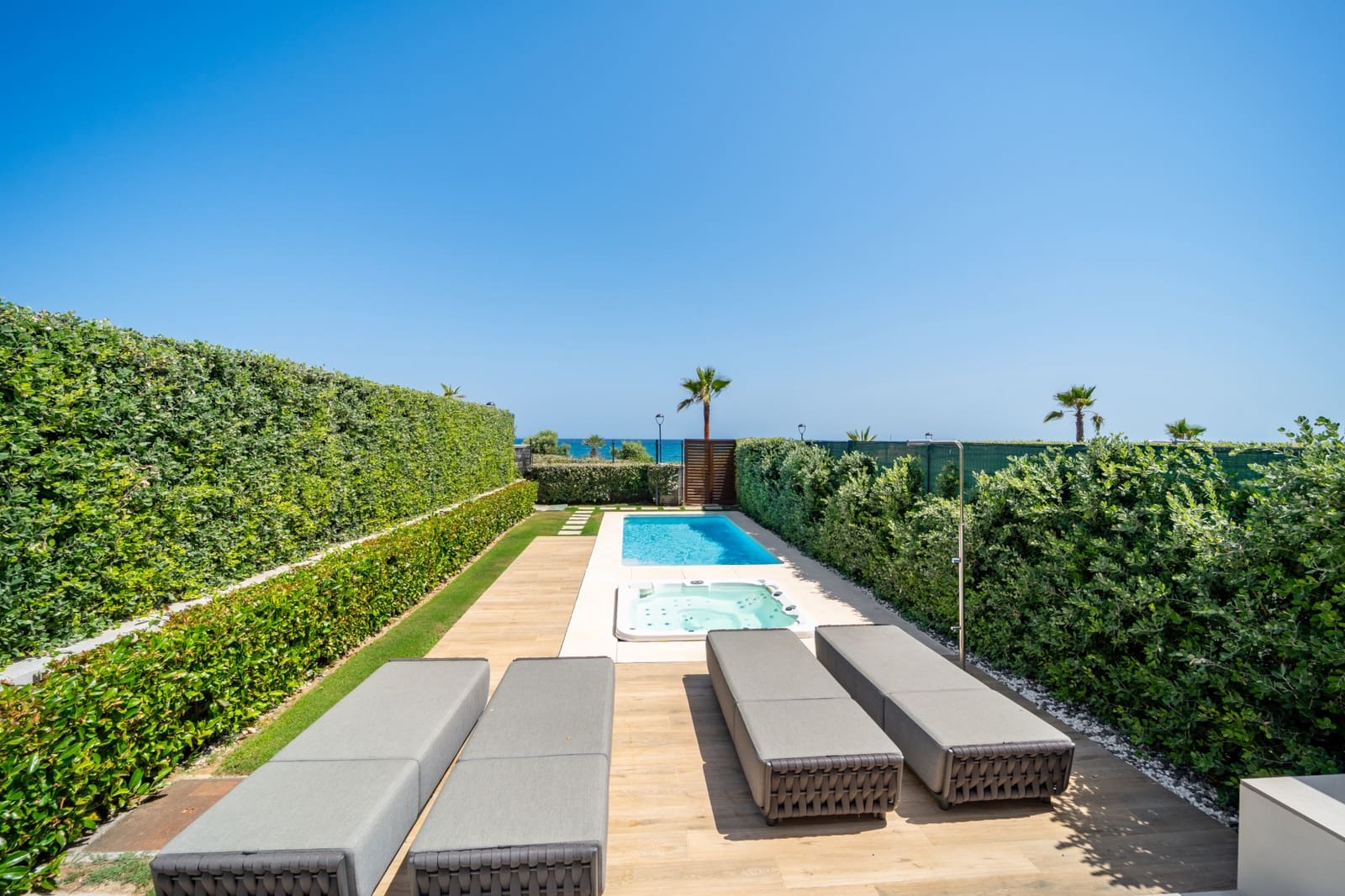 3 chambre Maison de Ville à vendre à Estepona avec piscine garage - 3 450 000 € (Ref: 9244345)