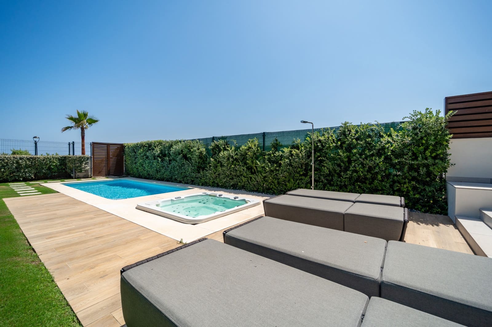 3 chambre Maison de Ville à vendre à Estepona avec piscine garage - 3 450 000 € (Ref: 9244345)