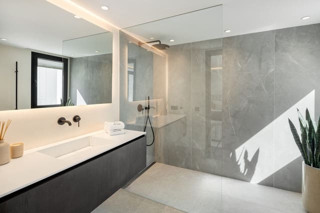 6 makuuhuone Huvila myytävänä paikassa Nueva Andalucia, Marbella mukana uima-altaan 
autotalli - 5 850 000 € (Ref: 9245784)