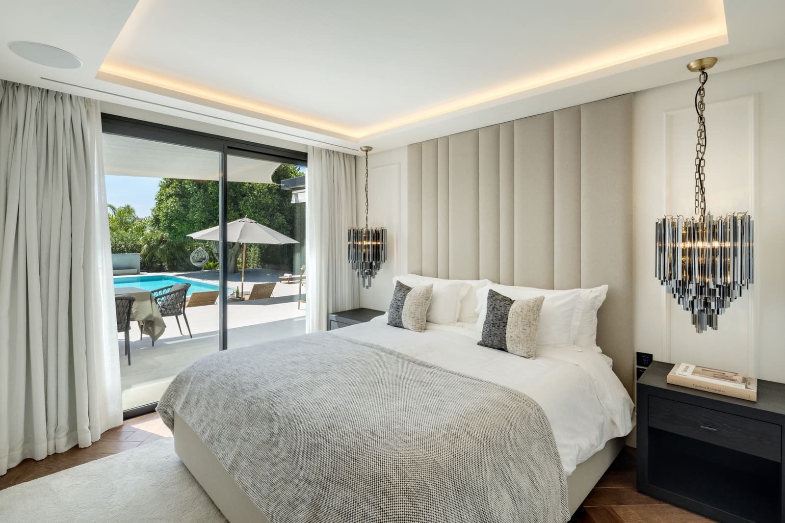 6 makuuhuone Huvila myytävänä paikassa Nueva Andalucia mukana uima-altaan 
autotalli - 5 850 000 € (Ref: 9245784)